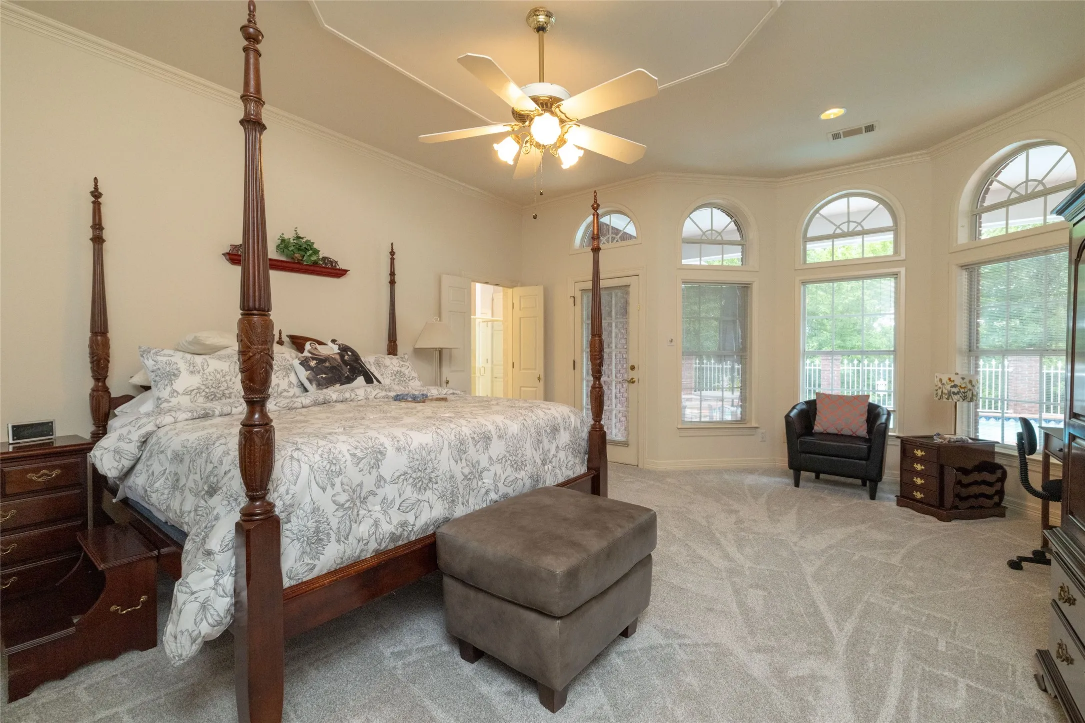 Single Family Residence For Sale in Tarrant County , 4106 Trail Bend Court, Colleyville, Texas 76034, 4 Bedroom, 5 Bathroom, 3 Garage spaces, 4,354 Sqft, built in 1988, mls#21346797, Real Estate Agent in Colleyville, Homes For Sale in Tarrant county, Homes For Sale in Colleyville, Realtor in Colleyville Texas, Real Estate Brokerage Independent Realty Texas, Luminita Cordes Realtor