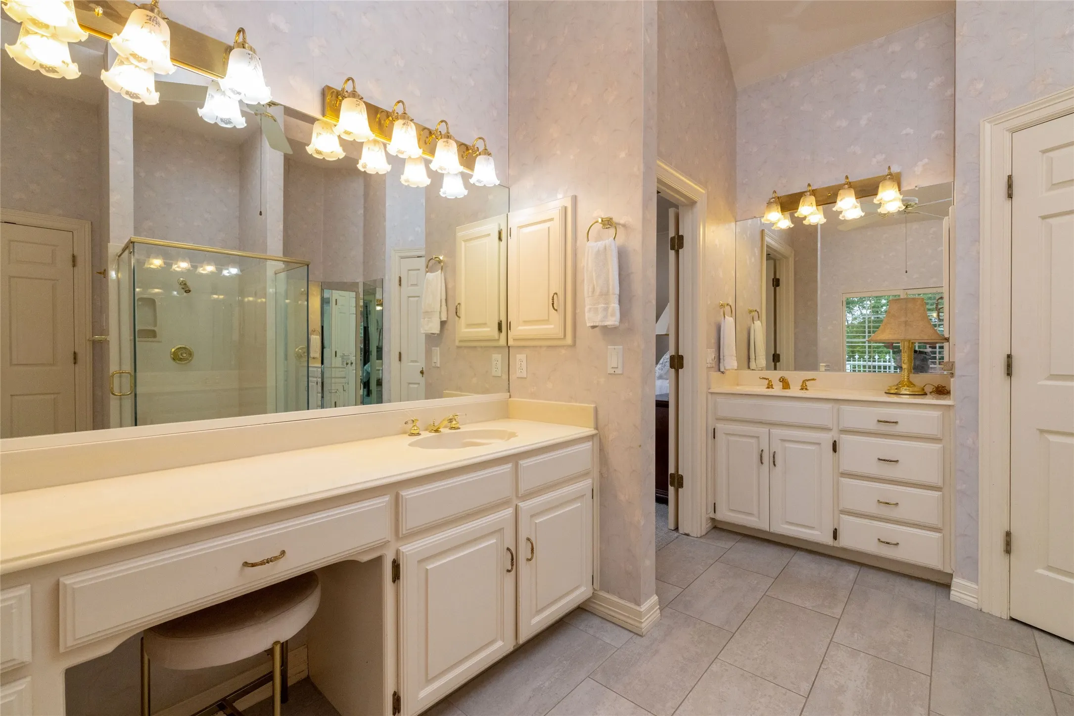 Single Family Residence For Sale in Tarrant County , 4106 Trail Bend Court, Colleyville, Texas 76034, 4 Bedroom, 5 Bathroom, 3 Garage spaces, 4,354 Sqft, built in 1988, mls#21346797, Real Estate Agent in Colleyville, Homes For Sale in Tarrant county, Homes For Sale in Colleyville, Realtor in Colleyville Texas, Real Estate Brokerage Independent Realty Texas, Luminita Cordes Realtor