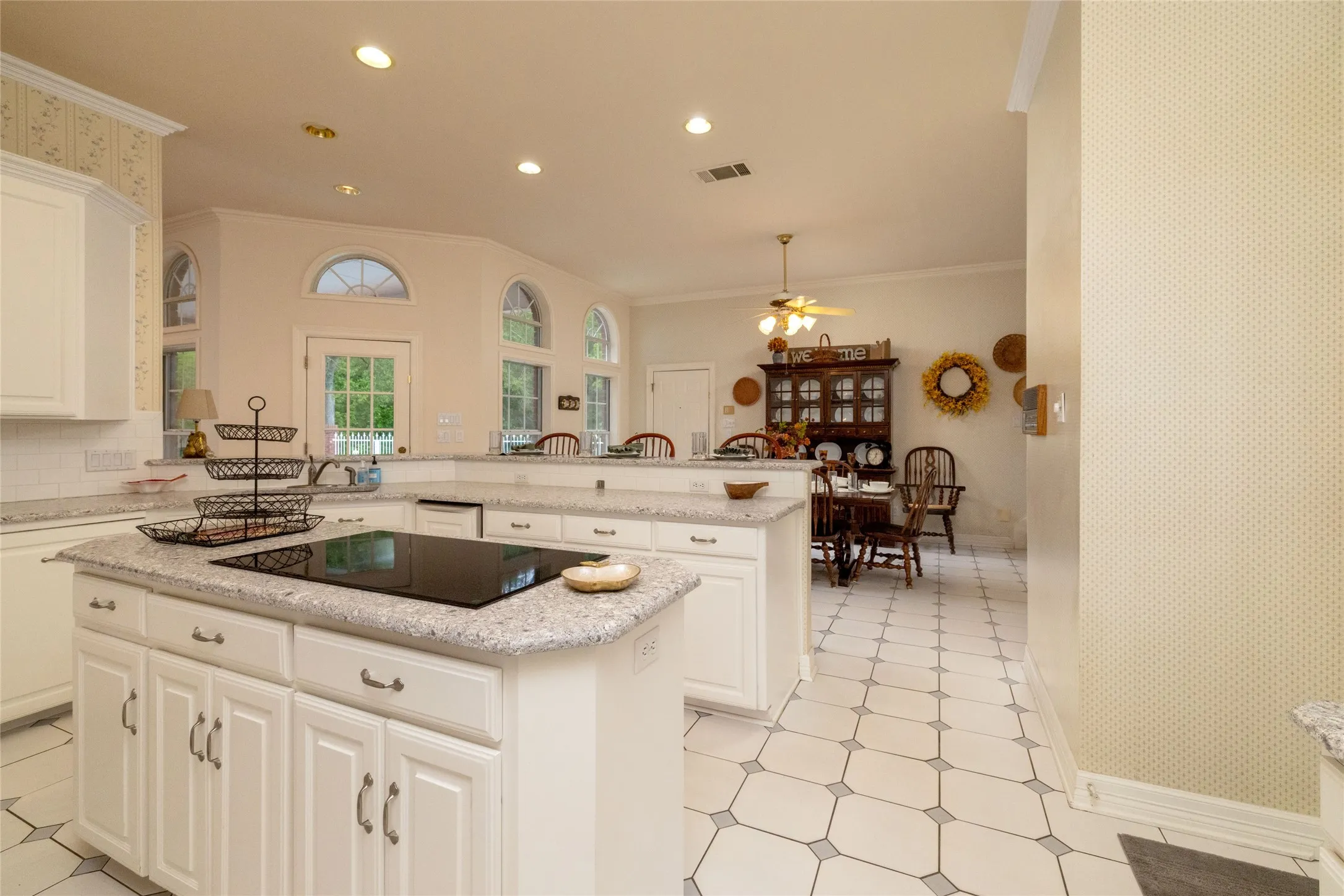 Single Family Residence For Sale in Tarrant County , 4106 Trail Bend Court, Colleyville, Texas 76034, 4 Bedroom, 5 Bathroom, 3 Garage spaces, 4,354 Sqft, built in 1988, mls#21346797, Real Estate Agent in Colleyville, Homes For Sale in Tarrant county, Homes For Sale in Colleyville, Realtor in Colleyville Texas, Real Estate Brokerage Independent Realty Texas, Luminita Cordes Realtor