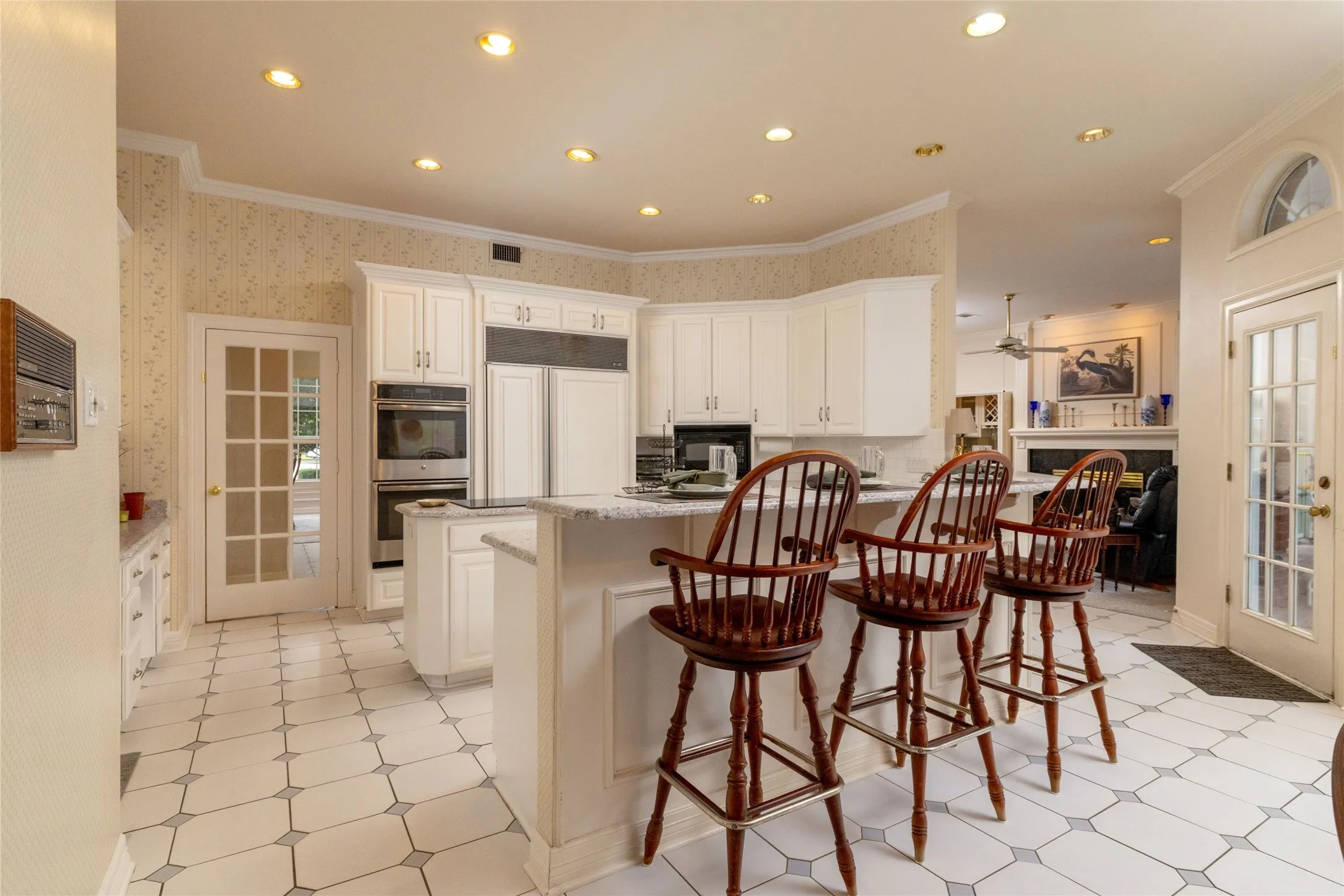 Single Family Residence For Sale in Tarrant County , 4106 Trail Bend Court, Colleyville, Texas 76034, 4 Bedroom, 5 Bathroom, 3 Garage spaces, 4,354 Sqft, built in 1988, mls#21346797, Real Estate Agent in Colleyville, Homes For Sale in Tarrant county, Homes For Sale in Colleyville, Realtor in Colleyville Texas, Real Estate Brokerage Independent Realty Texas, Luminita Cordes Realtor