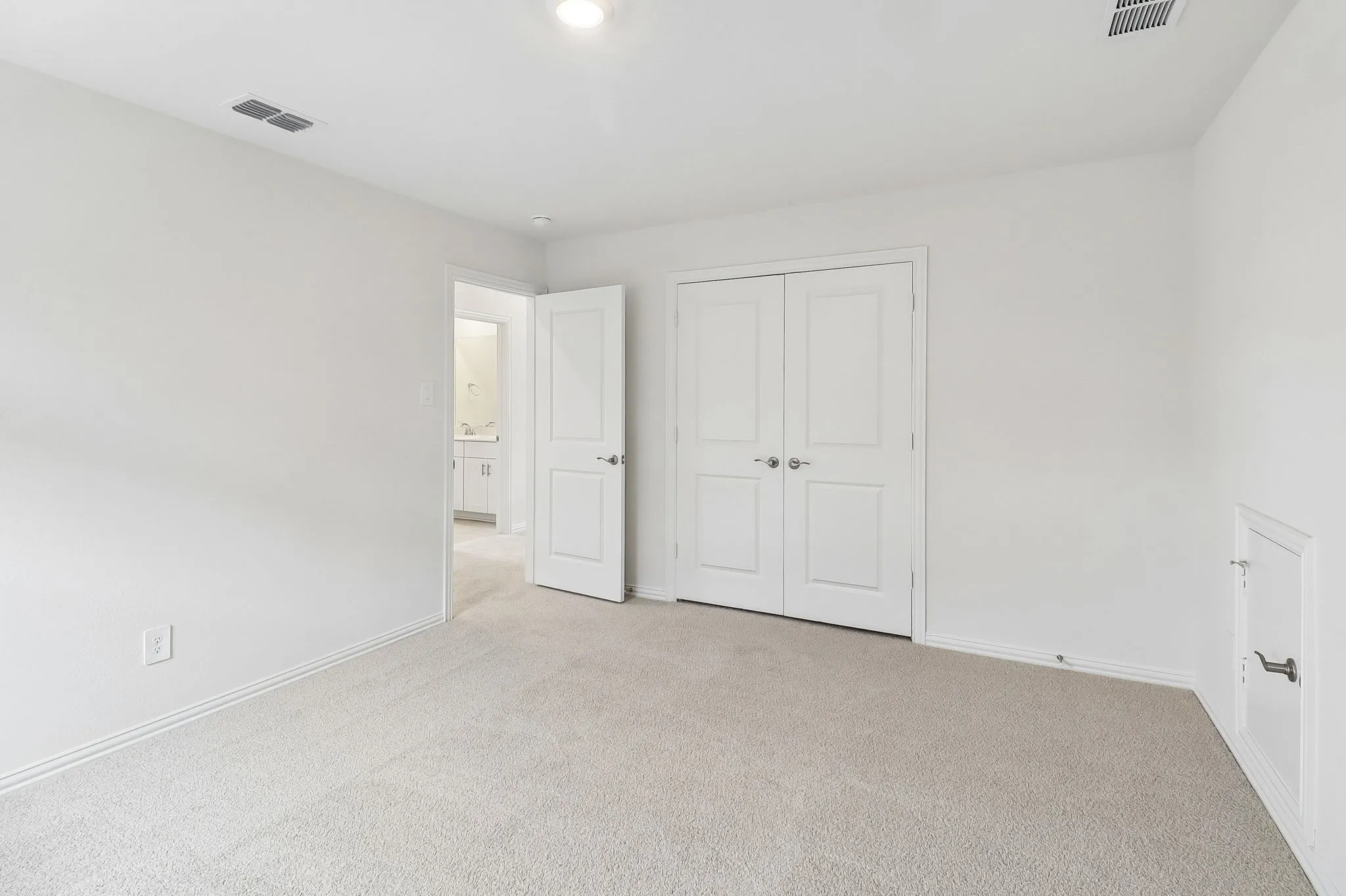 Photo is not of the actual home, but is an inspirational photo of builder’s model home and may depict options, furnishings, and/or decorator features that are not included.