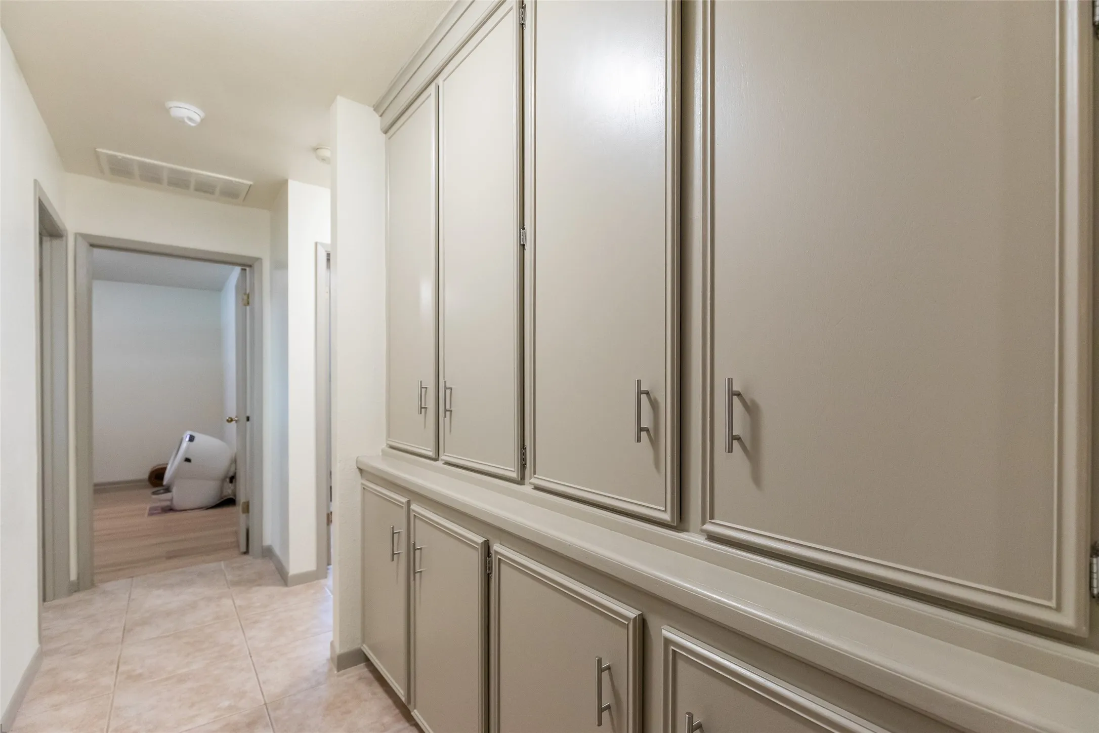 Single Family Residence For Sale in Taylor County , 5025 Patsye Ann Cove, Abilene, Texas 79606, 4 Bedroom, 2 Bathroom, 2 Garage spaces, 2,368 Sqft, built in 1982, mls#21345628, Real Estate Agent in Abilene, Homes For Sale in Taylor county, Homes For Sale in Abilene, Realtor in Abilene Texas, Real Estate Brokerage Independent Realty Texas, Luminita Cordes Realtor