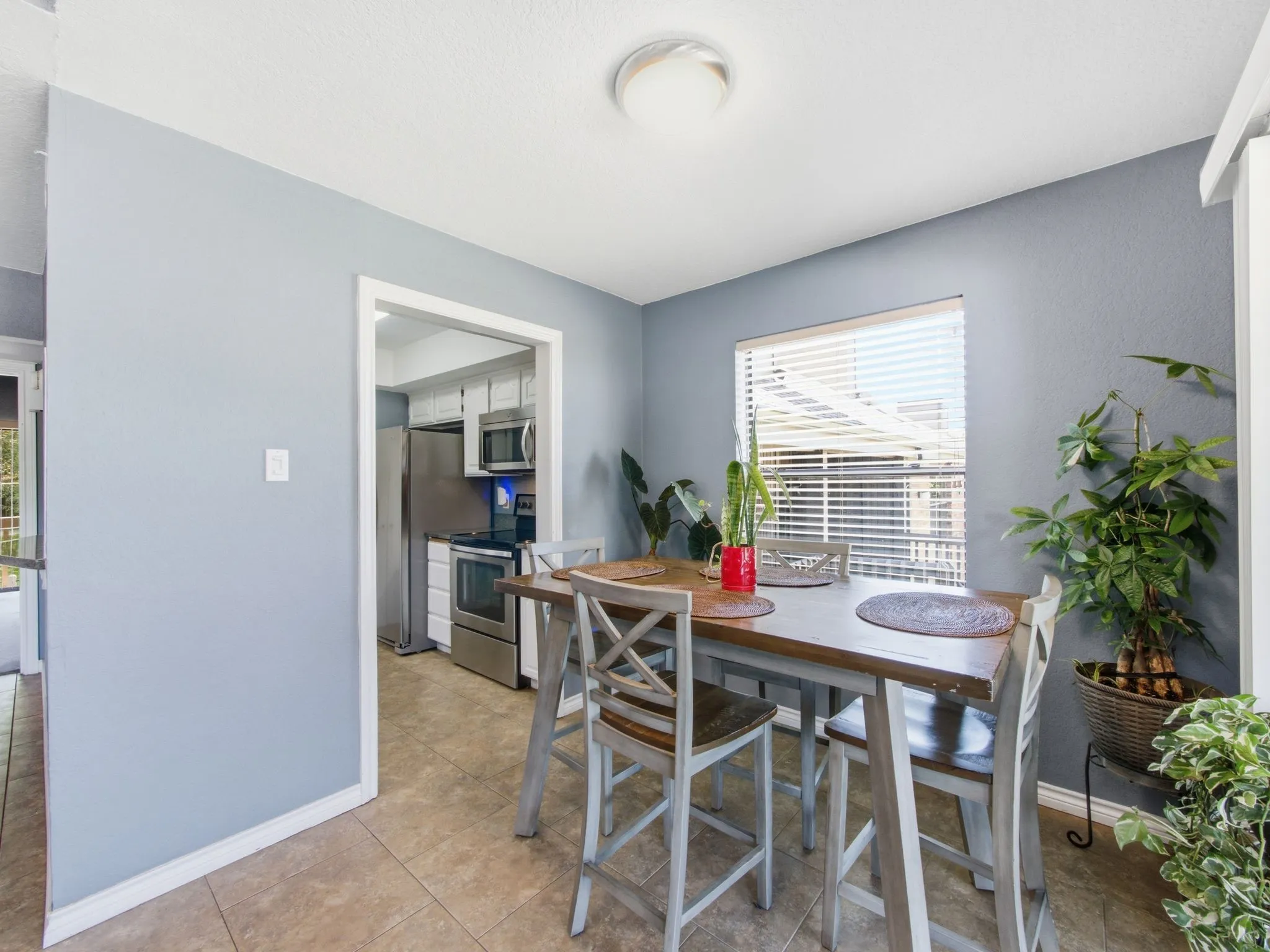 Condominium For Sale in Rockwall County , 1104 Signal Ridge Place 1104, Rockwall, Texas 75032, 2 Bedroom, 2 Bathroom, Garage spaces, 1,148 Sqft, built in 1985, mls#21346923, Real Estate Agent in Rockwall, Homes For Sale in Rockwall county, Homes For Sale in Rockwall, Realtor in Rockwall Texas, Real Estate Brokerage Independent Realty Texas, Luminita Cordes Realtor