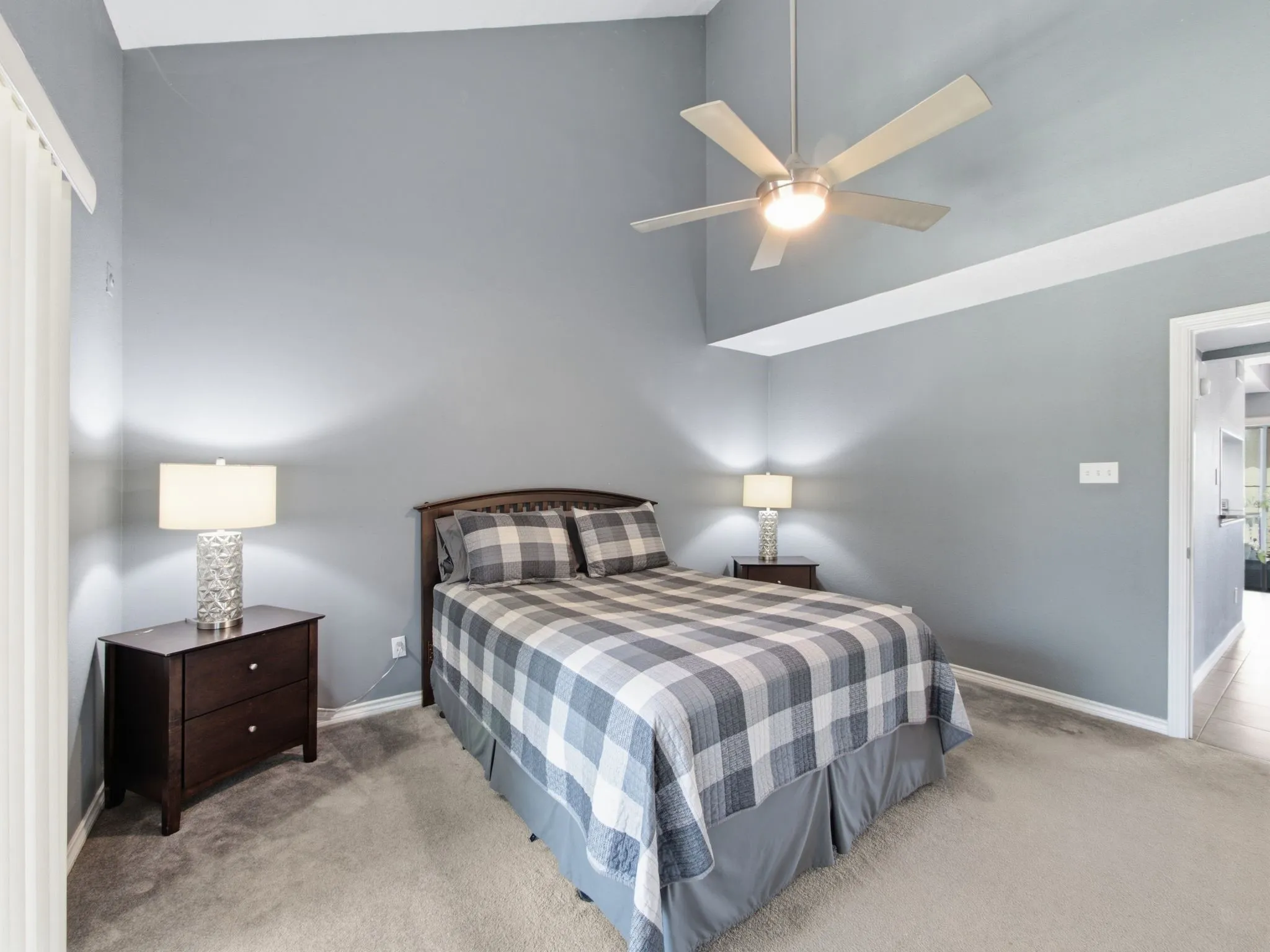 Condominium For Sale in Rockwall County , 1104 Signal Ridge Place 1104, Rockwall, Texas 75032, 2 Bedroom, 2 Bathroom, Garage spaces, 1,148 Sqft, built in 1985, mls#21346923, Real Estate Agent in Rockwall, Homes For Sale in Rockwall county, Homes For Sale in Rockwall, Realtor in Rockwall Texas, Real Estate Brokerage Independent Realty Texas, Luminita Cordes Realtor