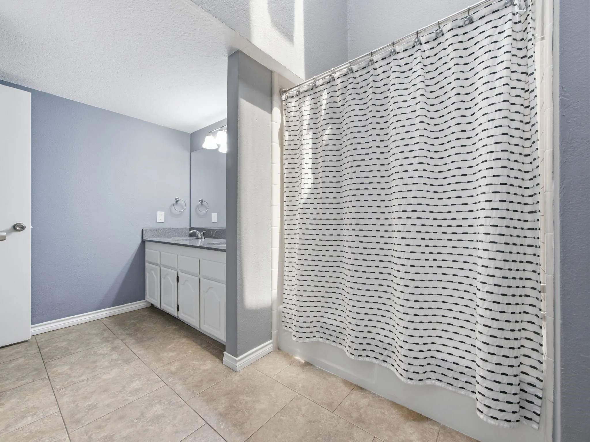 Condominium For Sale in Rockwall County , 1104 Signal Ridge Place 1104, Rockwall, Texas 75032, 2 Bedroom, 2 Bathroom, Garage spaces, 1,148 Sqft, built in 1985, mls#21346923, Real Estate Agent in Rockwall, Homes For Sale in Rockwall county, Homes For Sale in Rockwall, Realtor in Rockwall Texas, Real Estate Brokerage Independent Realty Texas, Luminita Cordes Realtor