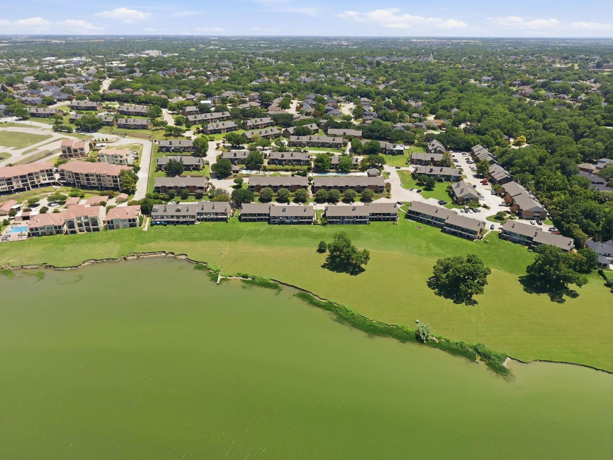 Condominium For Sale in Rockwall County , 1104 Signal Ridge Place 1104, Rockwall, Texas 75032, 2 Bedroom, 2 Bathroom, Garage spaces, 1,148 Sqft, built in 1985, mls#21346923, Real Estate Agent in Rockwall, Homes For Sale in Rockwall county, Homes For Sale in Rockwall, Realtor in Rockwall Texas, Real Estate Brokerage Independent Realty Texas, Luminita Cordes Realtor
