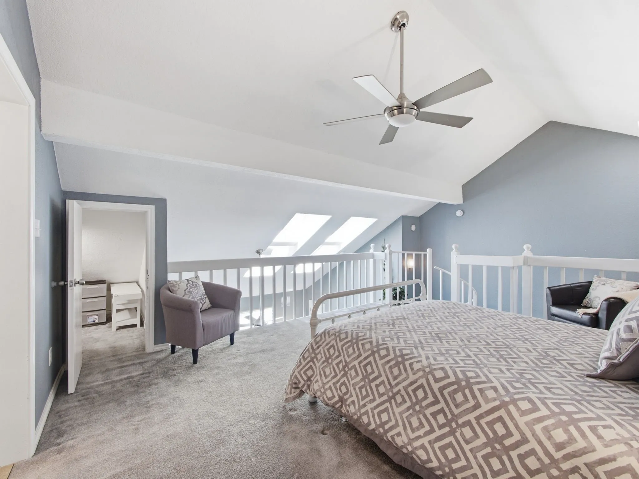 Condominium For Sale in Rockwall County , 1104 Signal Ridge Place 1104, Rockwall, Texas 75032, 2 Bedroom, 2 Bathroom, Garage spaces, 1,148 Sqft, built in 1985, mls#21346923, Real Estate Agent in Rockwall, Homes For Sale in Rockwall county, Homes For Sale in Rockwall, Realtor in Rockwall Texas, Real Estate Brokerage Independent Realty Texas, Luminita Cordes Realtor