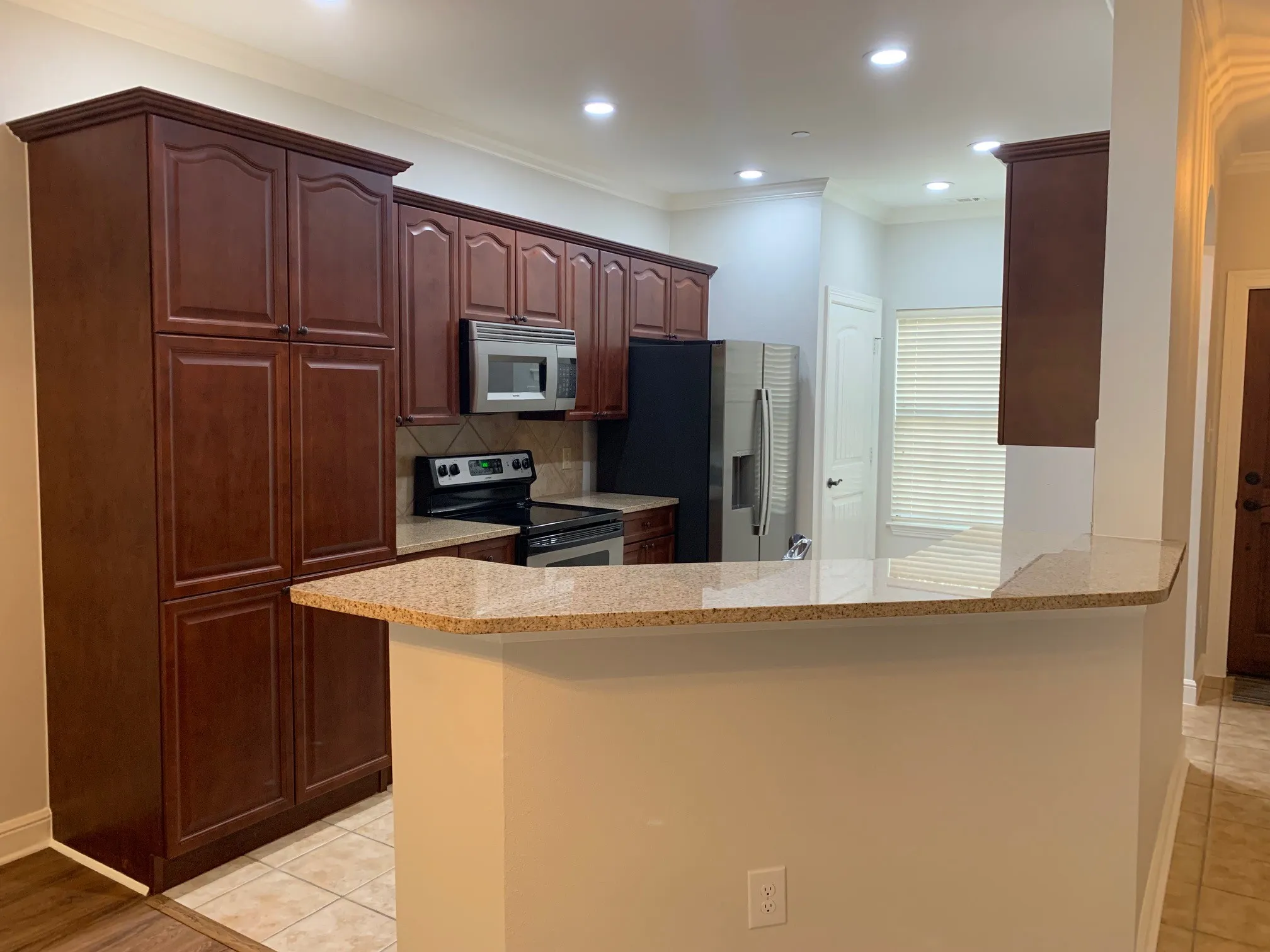 Condominium For Rent in Rockwall County , 1875 Signal Ridge Place, Rockwall, Texas 75032, 2 Bedroom, 2 Bathroom, Garage spaces, 1,290 Sqft, built in 2006, mls#21345104, Real Estate Agent in Rockwall, Homes For Rent in Rockwall county, Homes For Rent in Rockwall, Realtor in Rockwall Texas, Real Estate Brokerage Independent Realty Texas, Luminita Cordes Realtor
