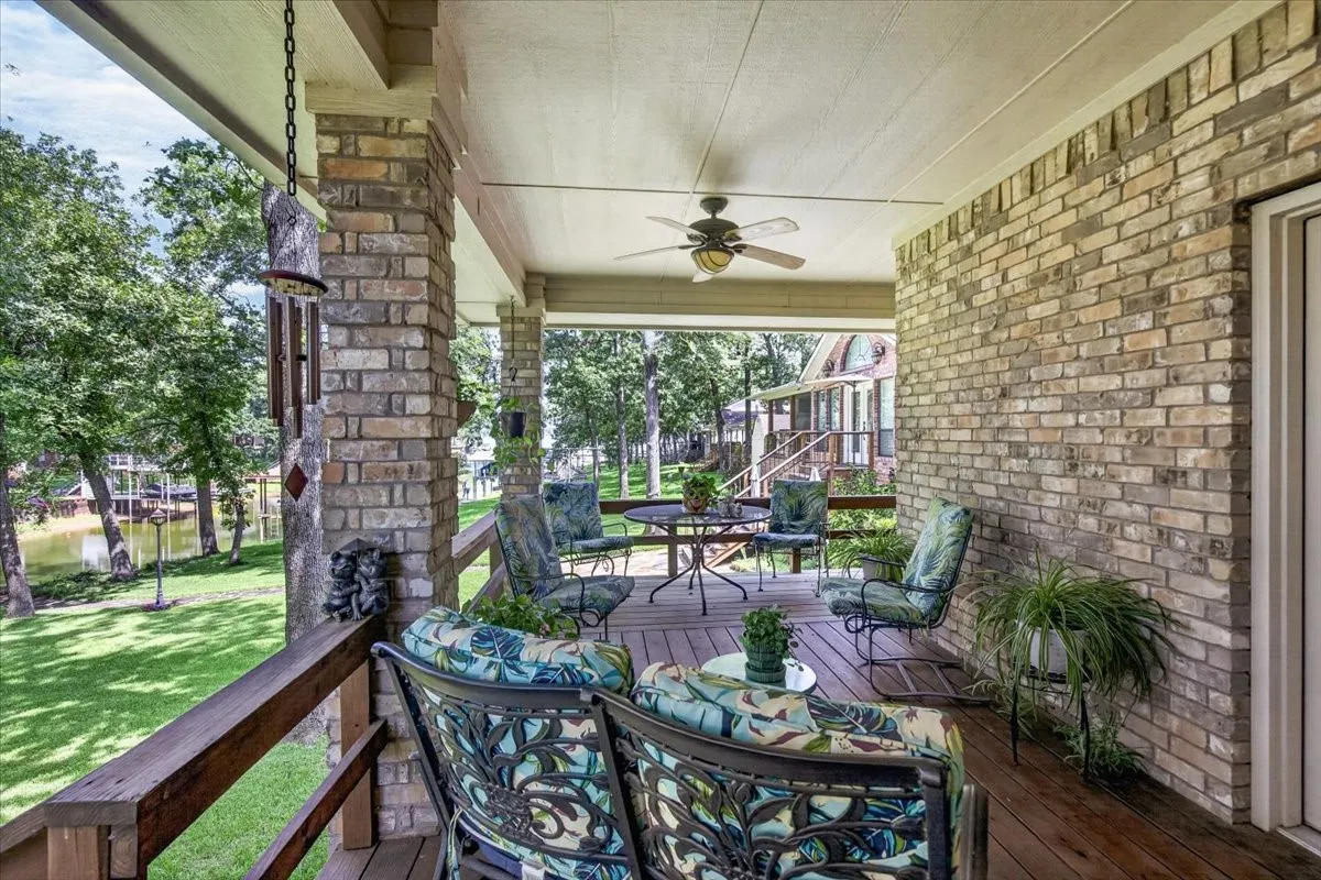 THIS IS THE SPOT - sit around on your lakeside porch, listen to the birds and wildlife and enjoy the breeze while relaxing.
