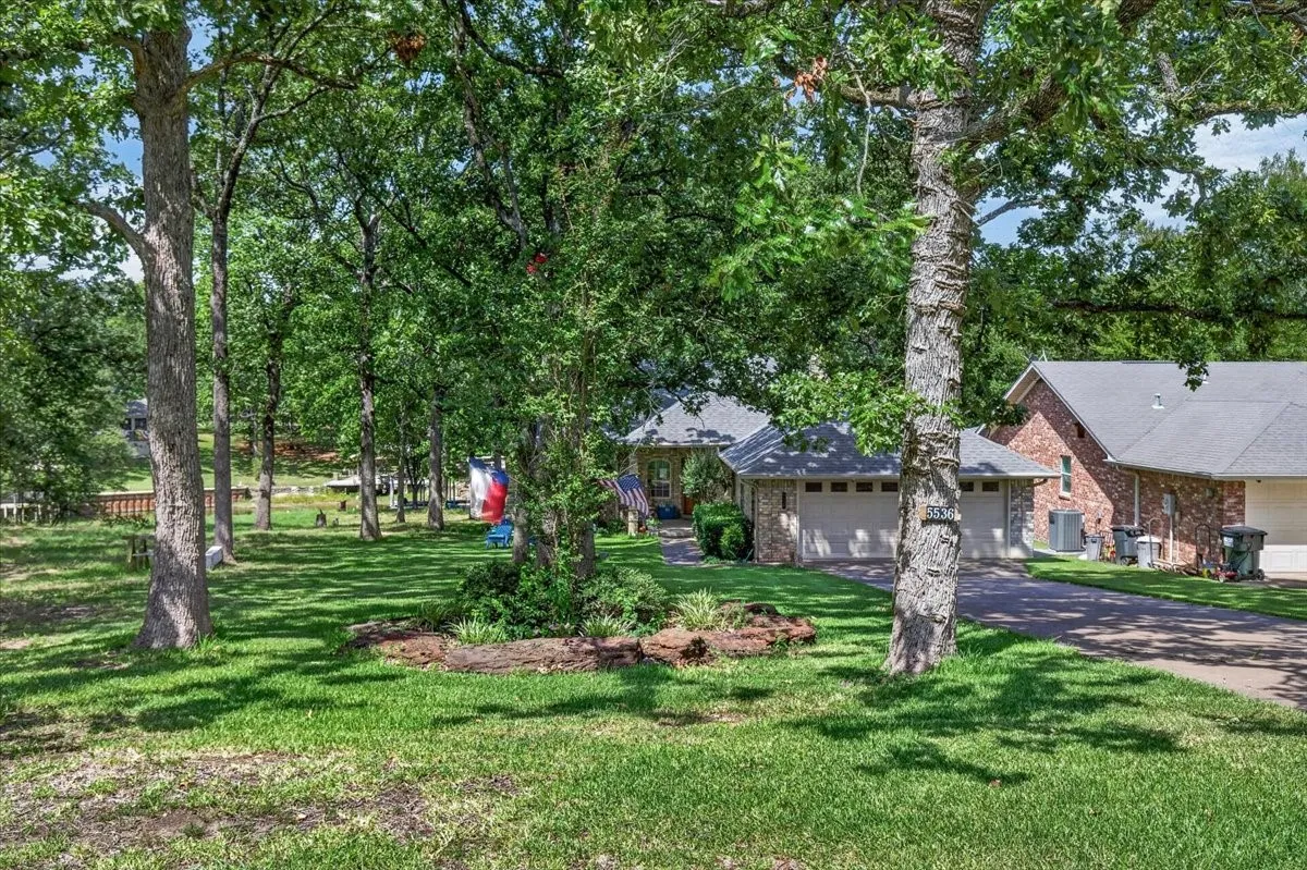 Single Family Residence For Sale in Henderson County , 5536 Point Lavista, Malakoff, Texas 75148, 3 Bedroom, 2 Bathroom, 2 Garage spaces, 2,094 Sqft, built in 1999, mls#21344927, Real Estate Agent in Malakoff, Homes For Sale in Henderson county, Homes For Sale in Malakoff, Realtor in Malakoff Texas, Real Estate Brokerage Independent Realty Texas, Luminita Cordes Realtor