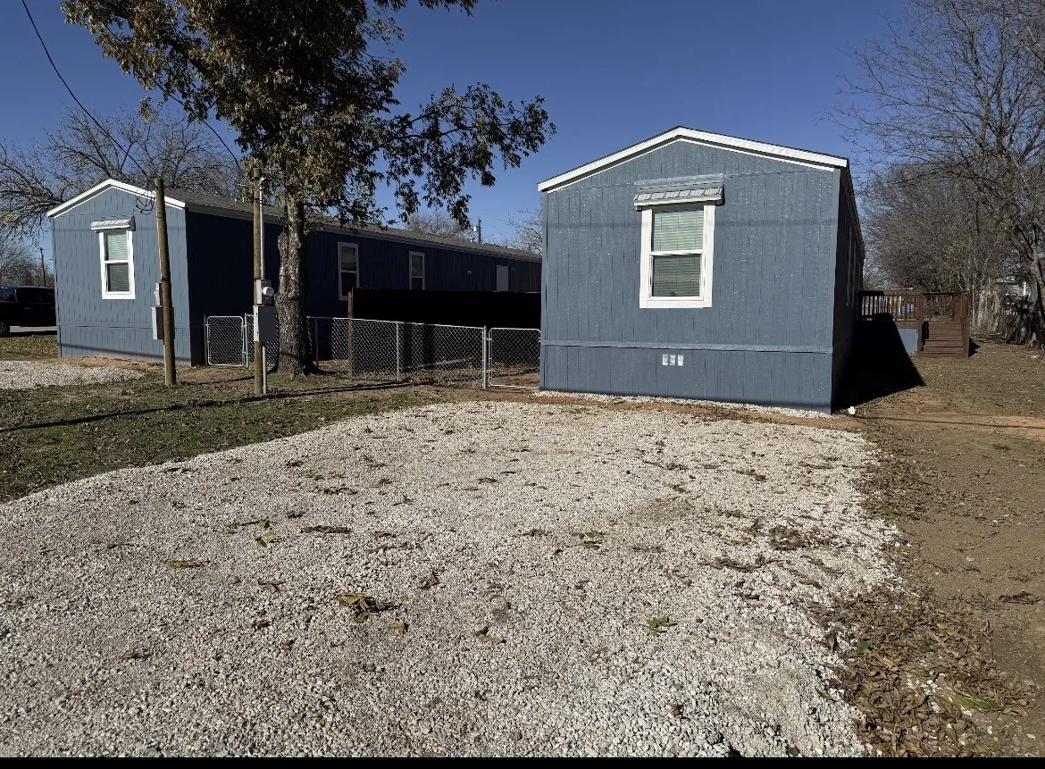 Mobile Home For Rent in Palo Pinto County , 223 W Division Street, Graford, Texas 76449, 3 Bedroom, 2 Bathroom, Garage spaces, 1,216 Sqft, built in 2024, mls#21346938, Real Estate Agent in Graford, Homes For Rent in Palo Pinto county, Homes For Rent in Graford, Realtor in Graford Texas, Real Estate Brokerage Independent Realty Texas, Luminita Cordes Realtor