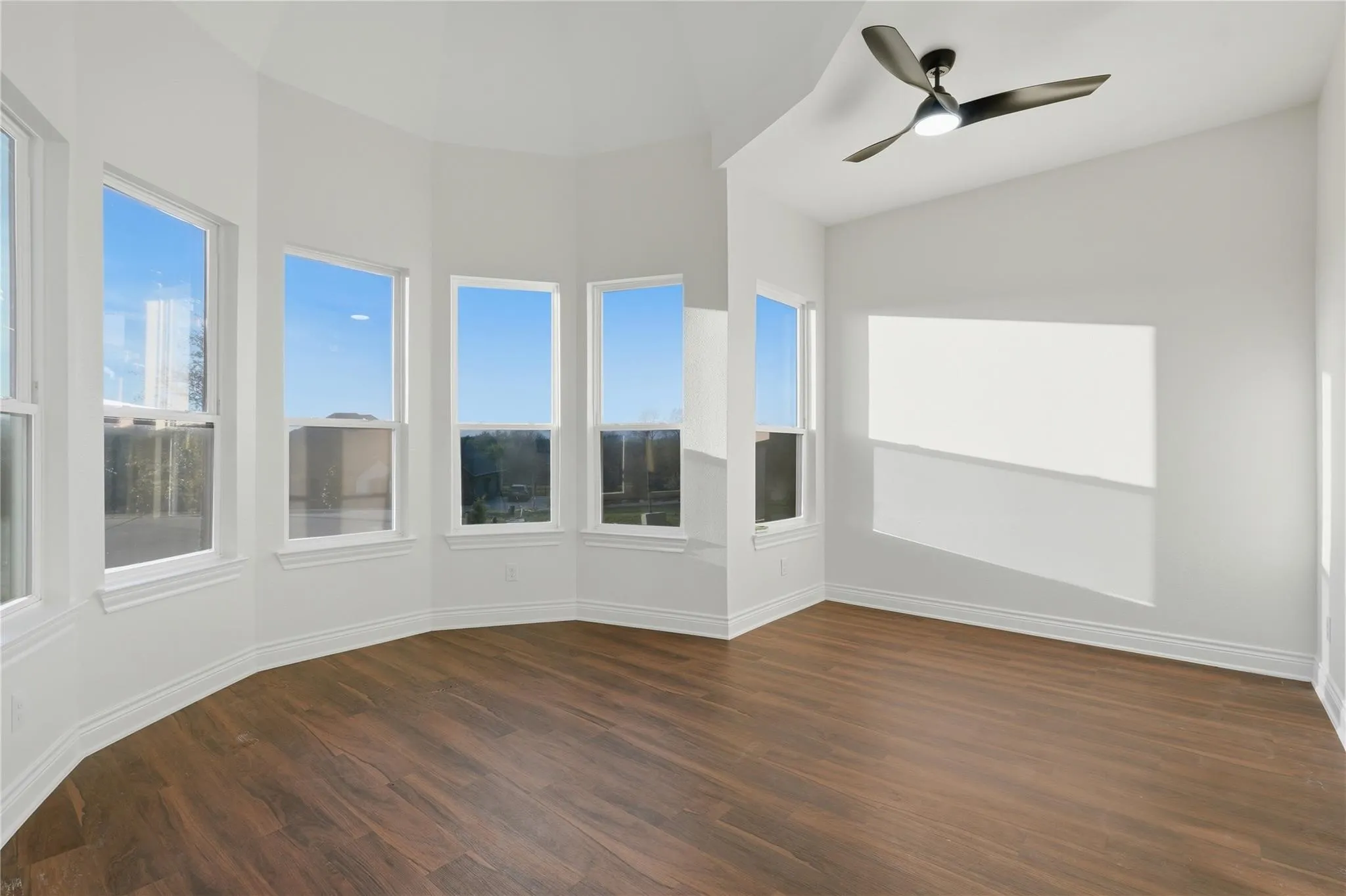 Single Family Residence For Sale in Dallas County , 1107 Lily Court, Grand Prairie, Texas 75104, 6 Bedroom, 6 Bathroom, 3 Garage spaces, 5,524 Sqft, built in 2023, mls#21346354, Real Estate Agent in Grand Prairie, Homes For Sale in Dallas county, Homes For Sale in Grand Prairie, Realtor in Grand Prairie Texas, Real Estate Brokerage Independent Realty Texas, Luminita Cordes Realtor