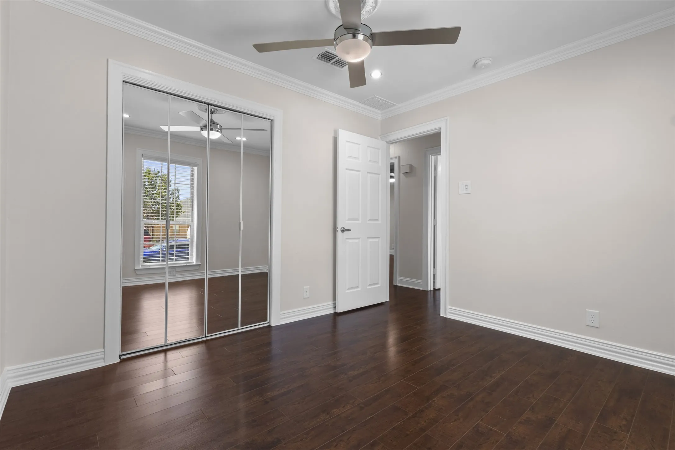 Single Family Residence For Sale in Dallas County , 2441 Miller Street, Grand Prairie, Texas 75051, 3 Bedroom, 2 Bathroom, Garage spaces, 1,101 Sqft, built in 1970, mls#21321304, Real Estate Agent in Grand Prairie, Homes For Sale in Dallas county, Homes For Sale in Grand Prairie, Realtor in Grand Prairie Texas, Real Estate Brokerage Independent Realty Texas, Luminita Cordes Realtor