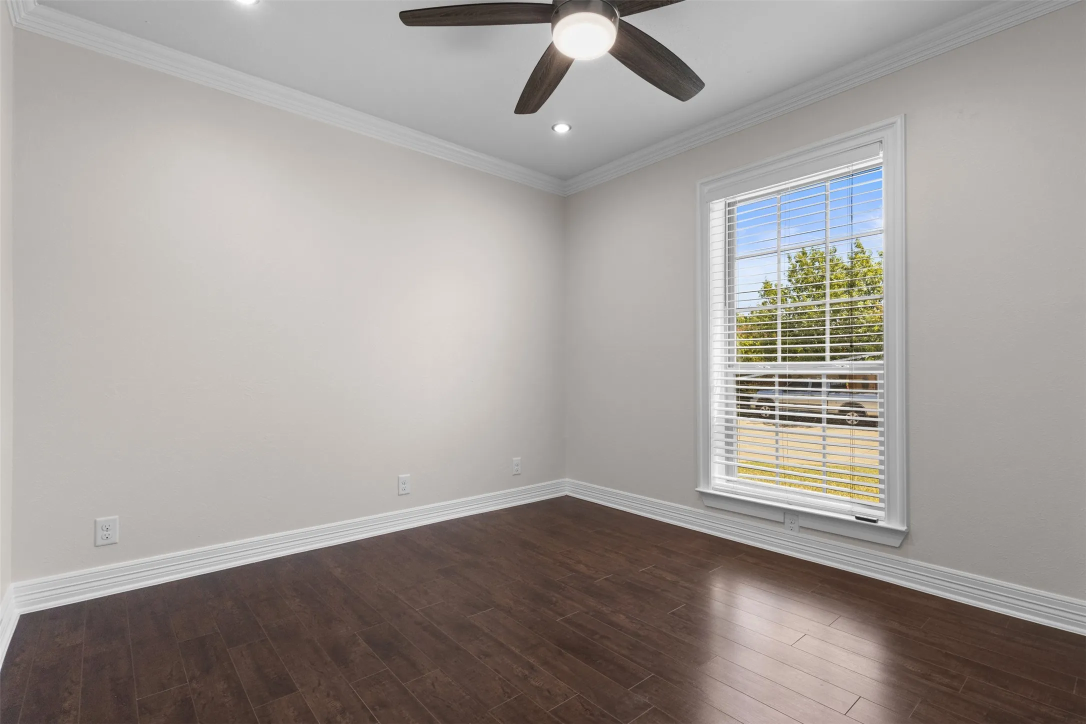 Single Family Residence For Sale in Dallas County , 2441 Miller Street, Grand Prairie, Texas 75051, 3 Bedroom, 2 Bathroom, Garage spaces, 1,101 Sqft, built in 1970, mls#21321304, Real Estate Agent in Grand Prairie, Homes For Sale in Dallas county, Homes For Sale in Grand Prairie, Realtor in Grand Prairie Texas, Real Estate Brokerage Independent Realty Texas, Luminita Cordes Realtor