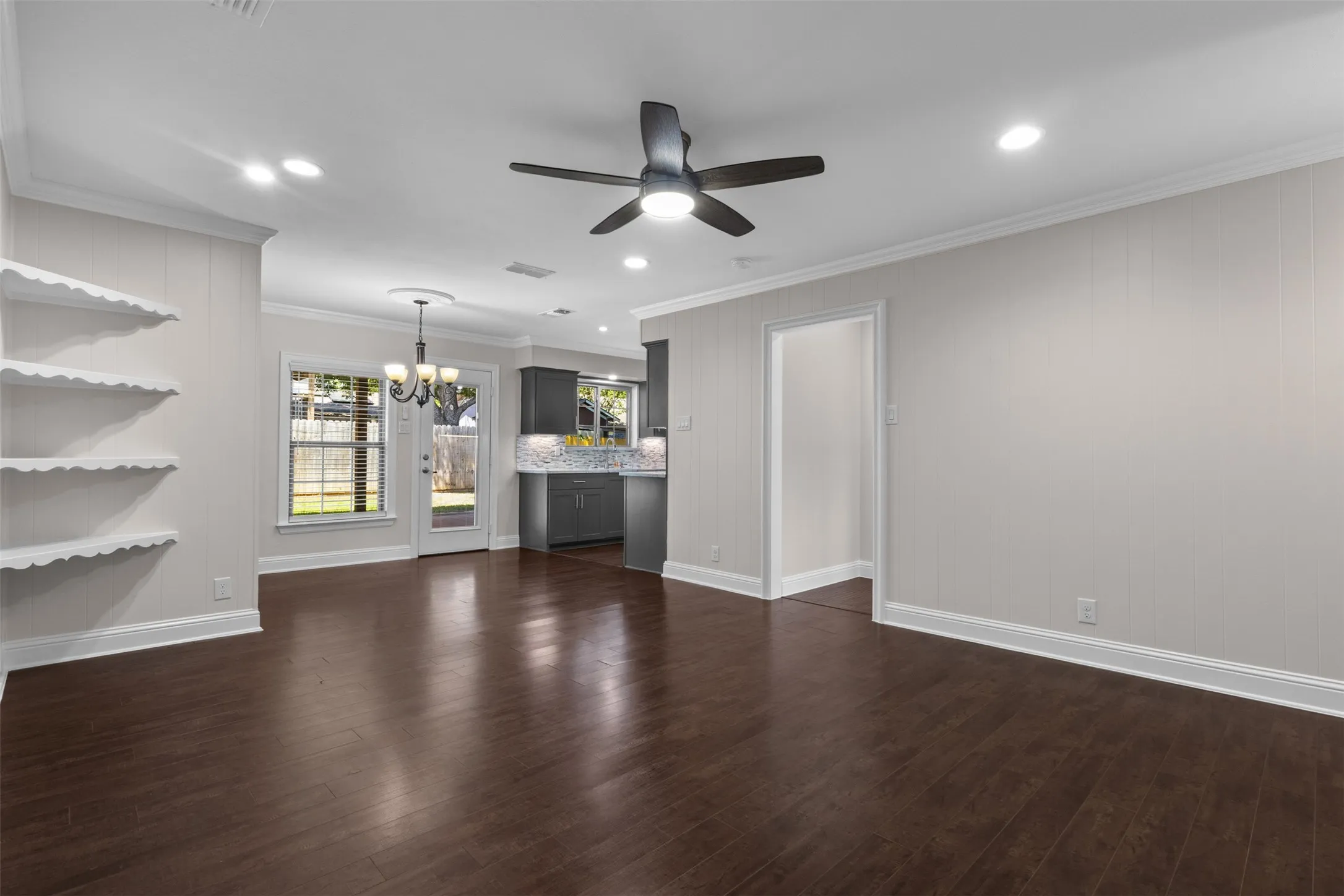Single Family Residence For Sale in Dallas County , 2441 Miller Street, Grand Prairie, Texas 75051, 3 Bedroom, 2 Bathroom, Garage spaces, 1,101 Sqft, built in 1970, mls#21321304, Real Estate Agent in Grand Prairie, Homes For Sale in Dallas county, Homes For Sale in Grand Prairie, Realtor in Grand Prairie Texas, Real Estate Brokerage Independent Realty Texas, Luminita Cordes Realtor