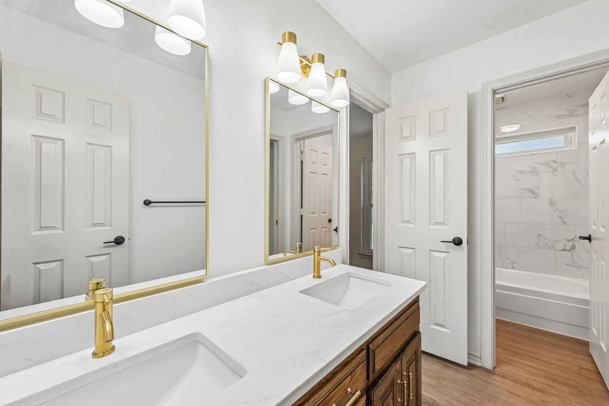 Single Family Residence For Sale in Dallas County , 1412 Wagonwheel Court, Irving, Texas 75061, 3 Bedroom, 3 Bathroom, 2 Garage spaces, 2,662 Sqft, built in 1983, mls#21344119, Real Estate Agent in Irving, Homes For Sale in Dallas county, Homes For Sale in Irving, Realtor in Irving Texas, Real Estate Brokerage Independent Realty Texas, Luminita Cordes Realtor