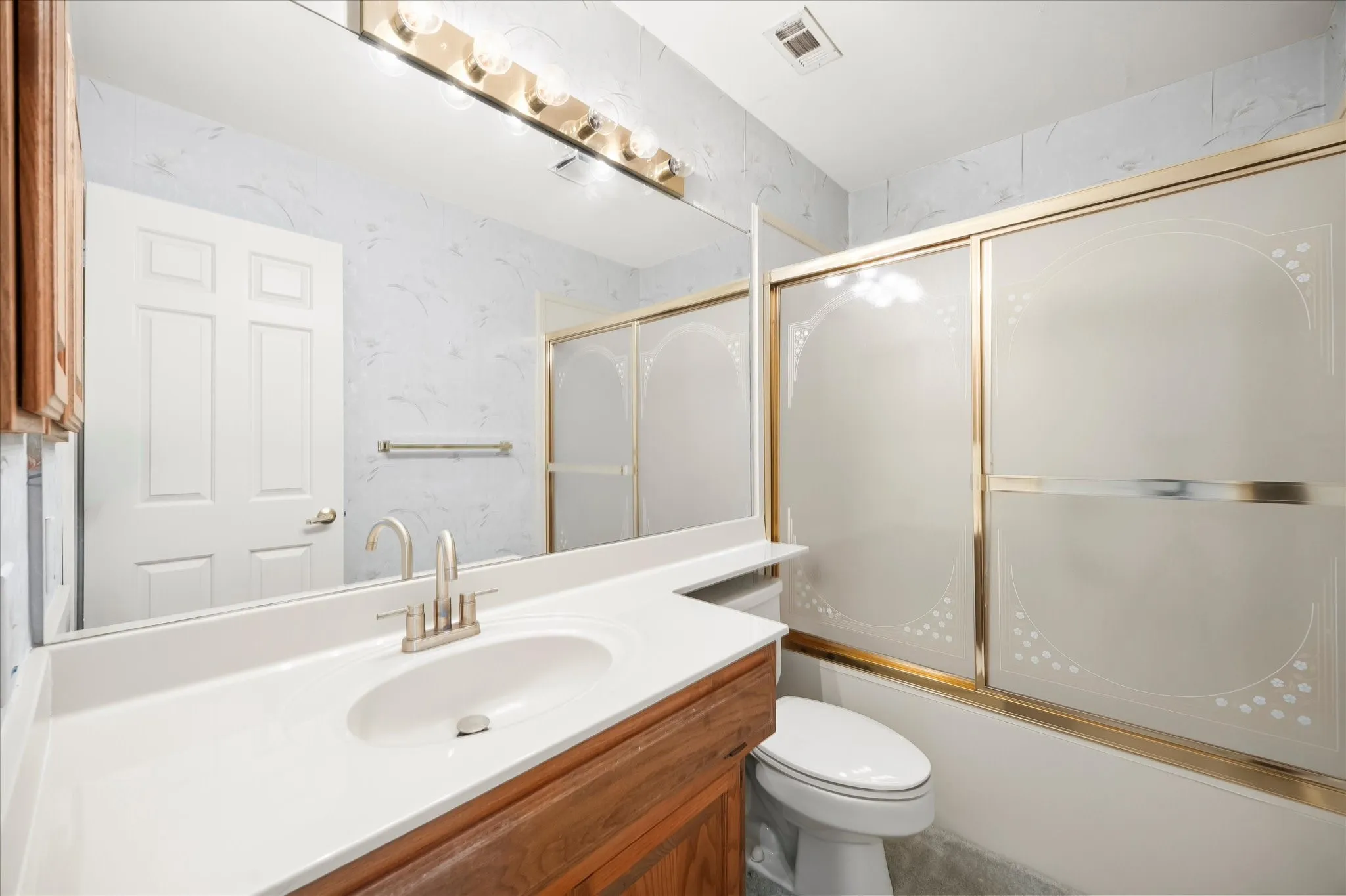 Single Family Residence For Sale in Rockwall County , 9959 Waterfront Trail, Rowlett, Texas 75087, 3 Bedroom, 3 Bathroom, 1 Garage spaces, 1,803 Sqft, built in 1986, mls#21343426, Real Estate Agent in Rowlett, Homes For Sale in Rockwall county, Homes For Sale in Rowlett, Realtor in Rowlett Texas, Real Estate Brokerage Independent Realty Texas, Luminita Cordes Realtor