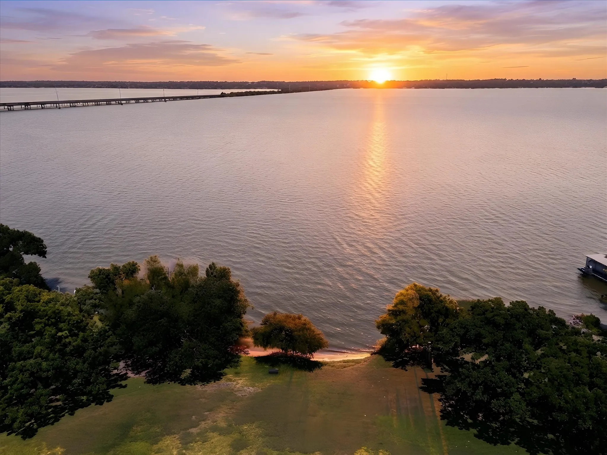 Single Family Residence For Sale in Rockwall County , 9959 Waterfront Trail, Rowlett, Texas 75087, 3 Bedroom, 3 Bathroom, 1 Garage spaces, 1,803 Sqft, built in 1986, mls#21343426, Real Estate Agent in Rowlett, Homes For Sale in Rockwall county, Homes For Sale in Rowlett, Realtor in Rowlett Texas, Real Estate Brokerage Independent Realty Texas, Luminita Cordes Realtor