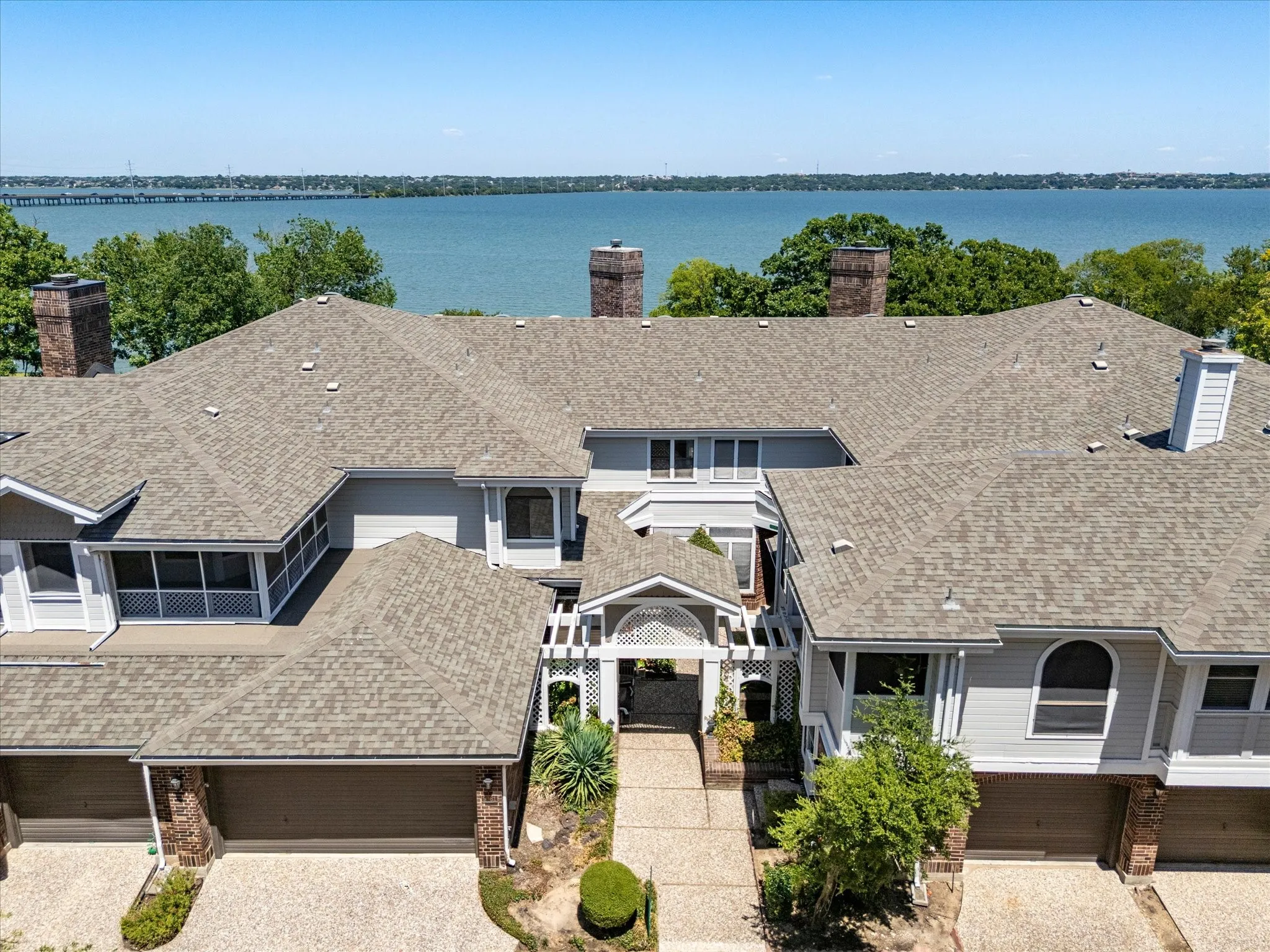 Single Family Residence For Sale in Rockwall County , 9959 Waterfront Trail, Rowlett, Texas 75087, 3 Bedroom, 3 Bathroom, 1 Garage spaces, 1,803 Sqft, built in 1986, mls#21343426, Real Estate Agent in Rowlett, Homes For Sale in Rockwall county, Homes For Sale in Rowlett, Realtor in Rowlett Texas, Real Estate Brokerage Independent Realty Texas, Luminita Cordes Realtor