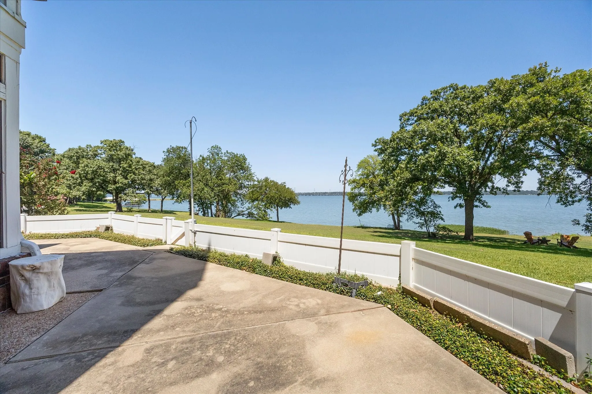 Single Family Residence For Sale in Rockwall County , 9959 Waterfront Trail, Rowlett, Texas 75087, 3 Bedroom, 3 Bathroom, 1 Garage spaces, 1,803 Sqft, built in 1986, mls#21343426, Real Estate Agent in Rowlett, Homes For Sale in Rockwall county, Homes For Sale in Rowlett, Realtor in Rowlett Texas, Real Estate Brokerage Independent Realty Texas, Luminita Cordes Realtor