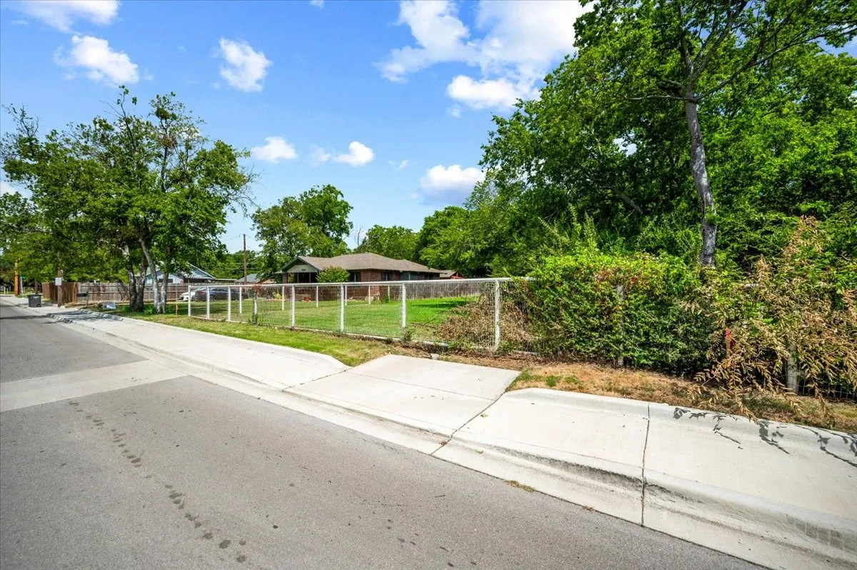 Unimproved Land For Sale in Tarrant County , 6900 Craig Street, Fort Worth, Texas 76112, 0, 0, Garage spaces, 0 Sqft, built in 1900, mls#21346871, Real Estate Agent in Fort Worth, Homes For Sale in Tarrant county, Homes For Sale in Fort Worth, Realtor in Fort Worth Texas, Real Estate Brokerage Independent Realty Texas, Luminita Cordes Realtor