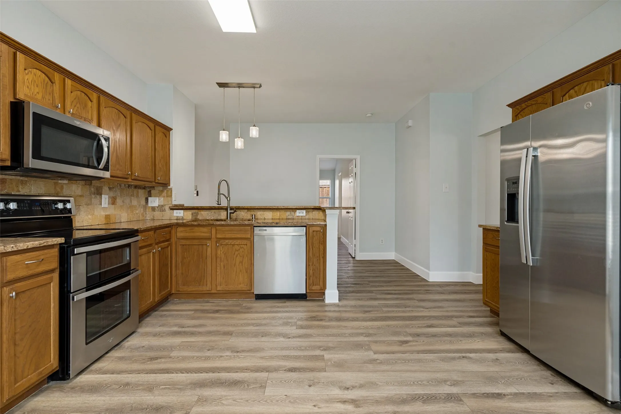 Single Family Residence For Sale in Denton County , 4078 Sydney Drive, Frisco, Texas 75033, 3 Bedroom, 2 Bathroom, 2 Garage spaces, 1,901 Sqft, built in 2004, mls#21346948, Real Estate Agent in Frisco, Homes For Sale in Denton county, Homes For Sale in Frisco, Realtor in Frisco Texas, Real Estate Brokerage Independent Realty Texas, Luminita Cordes Realtor