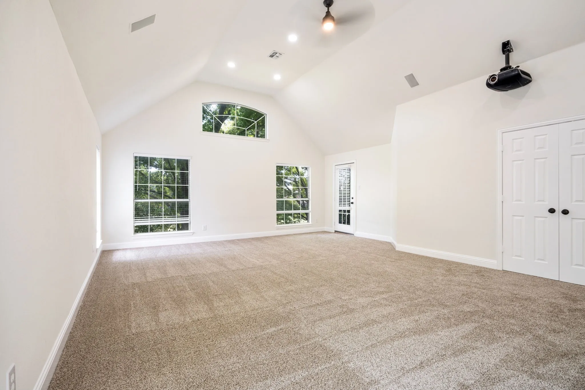 Single Family Residence For Sale in Collin County , 5901 Louisville Drive, Frisco, Texas 75035, 4 Bedroom, 4 Bathroom, 2 Garage spaces, 4,341 Sqft, built in 1995, mls#21346809, Real Estate Agent in Frisco, Homes For Sale in Collin county, Homes For Sale in Frisco, Realtor in Frisco Texas, Real Estate Brokerage Independent Realty Texas, Luminita Cordes Realtor