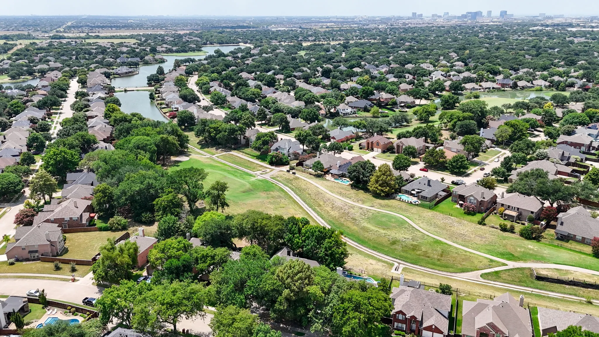 Single Family Residence For Sale in Collin County , 5901 Louisville Drive, Frisco, Texas 75035, 4 Bedroom, 4 Bathroom, 2 Garage spaces, 4,341 Sqft, built in 1995, mls#21346809, Real Estate Agent in Frisco, Homes For Sale in Collin county, Homes For Sale in Frisco, Realtor in Frisco Texas, Real Estate Brokerage Independent Realty Texas, Luminita Cordes Realtor