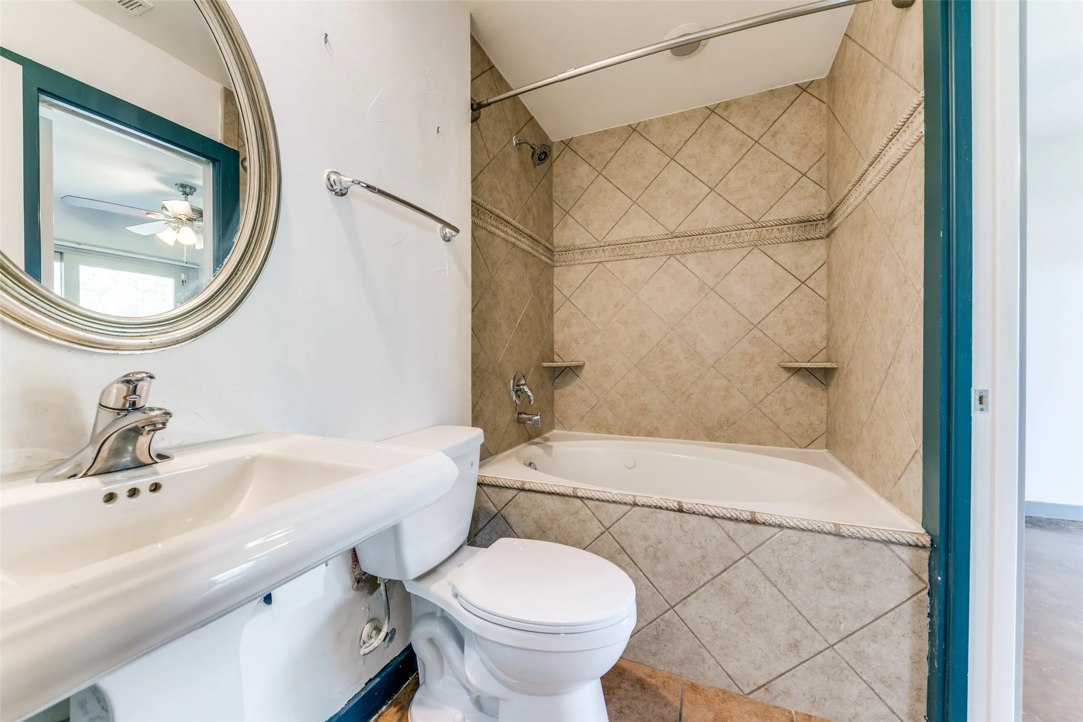 Townhouse For Rent in Dallas County , 3801 San Jacinto Street B, Dallas, Texas 75204, 2 Bedroom, 2 Bathroom, 2 Garage spaces, 1,712 Sqft, built in 2001, mls#21346950, Real Estate Agent in Dallas, Homes For Rent in Dallas county, Homes For Rent in Dallas, Realtor in Dallas Texas, Real Estate Brokerage Independent Realty Texas, Luminita Cordes Realtor