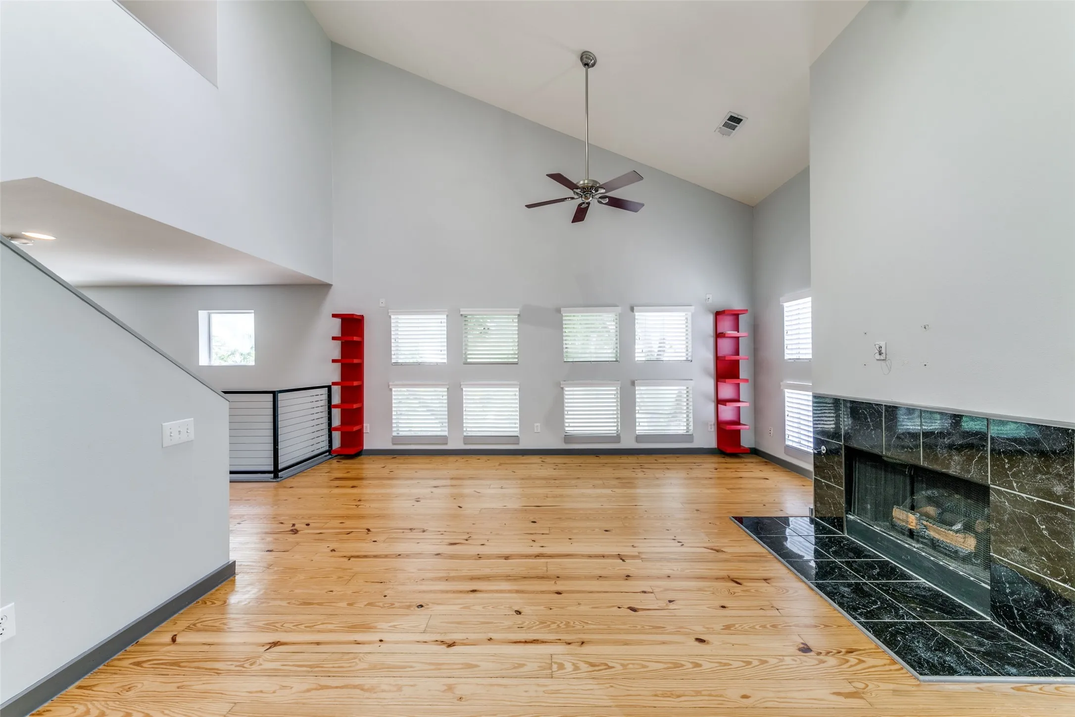 Townhouse For Rent in Dallas County , 3801 San Jacinto Street B, Dallas, Texas 75204, 2 Bedroom, 2 Bathroom, 2 Garage spaces, 1,712 Sqft, built in 2001, mls#21346950, Real Estate Agent in Dallas, Homes For Rent in Dallas county, Homes For Rent in Dallas, Realtor in Dallas Texas, Real Estate Brokerage Independent Realty Texas, Luminita Cordes Realtor