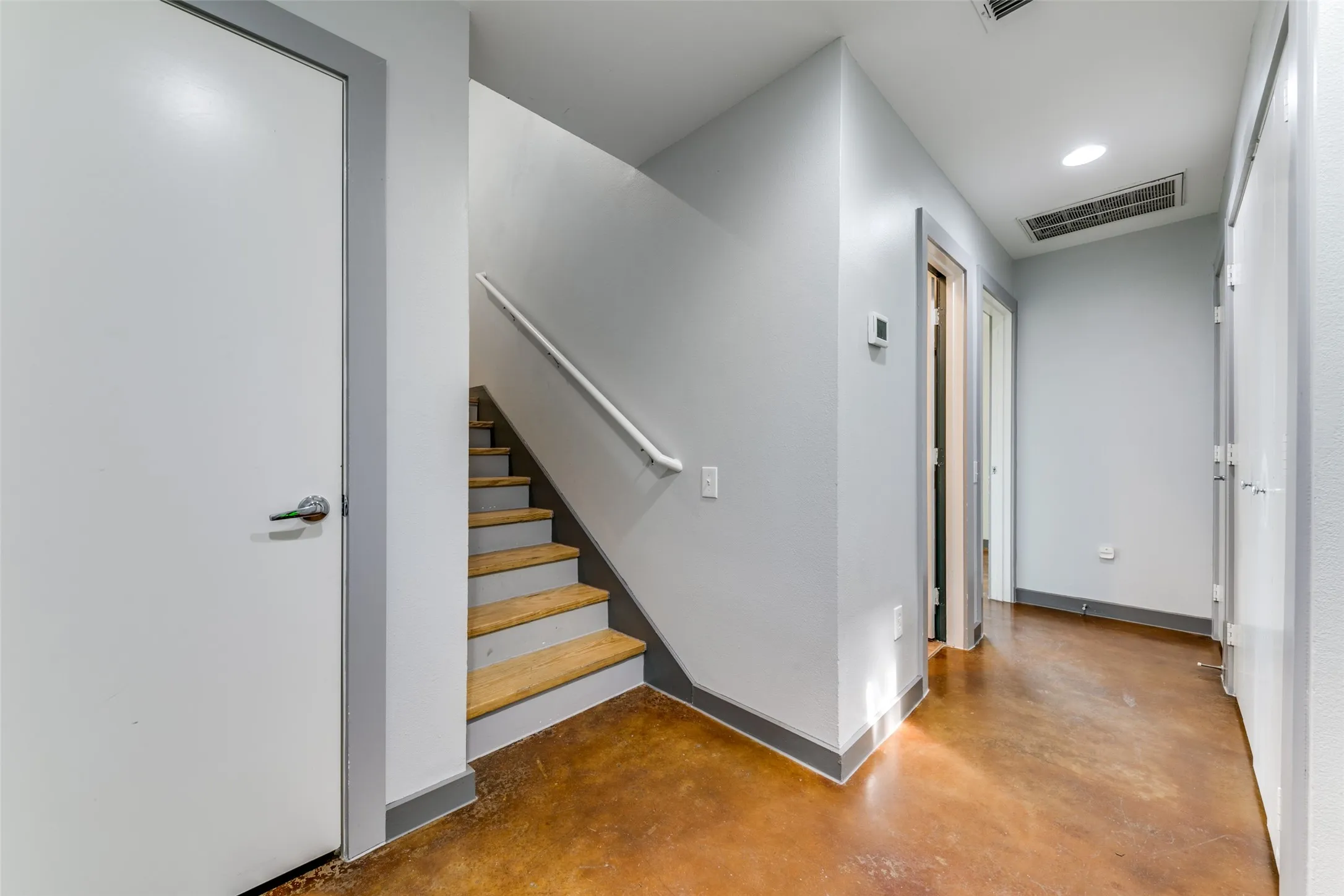 Townhouse For Rent in Dallas County , 3801 San Jacinto Street B, Dallas, Texas 75204, 2 Bedroom, 2 Bathroom, 2 Garage spaces, 1,712 Sqft, built in 2001, mls#21346950, Real Estate Agent in Dallas, Homes For Rent in Dallas county, Homes For Rent in Dallas, Realtor in Dallas Texas, Real Estate Brokerage Independent Realty Texas, Luminita Cordes Realtor