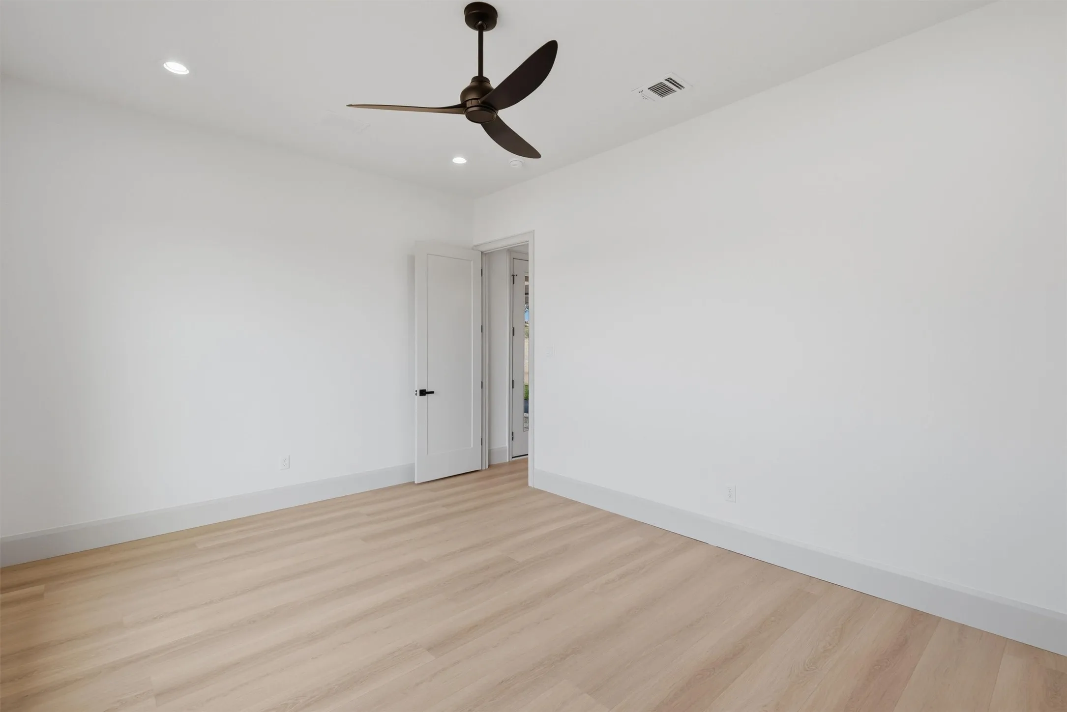 Single Family Residence For Sale in Parker County , 2073 Preserve Trail, Weatherford, Texas 76087, 4 Bedroom, 3 Bathroom, 3 Garage spaces, 2,910 Sqft, built in 2026, mls#21346574, Real Estate Agent in Weatherford, Homes For Sale in Parker county, Homes For Sale in Weatherford, Realtor in Weatherford Texas, Real Estate Brokerage Independent Realty Texas, Luminita Cordes Realtor