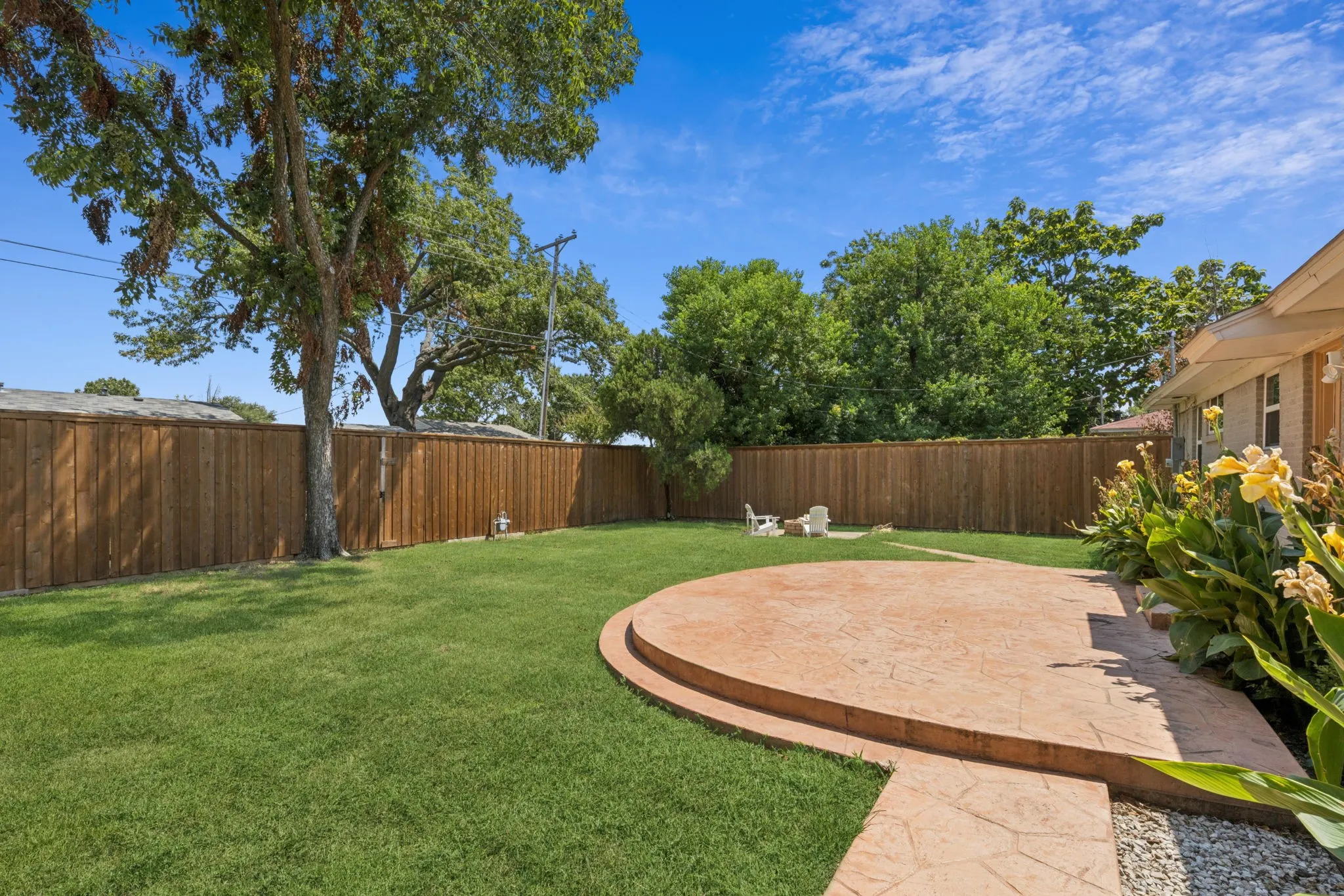 Single Family Residence For Sale in Dallas County , 519 Royal Crest Drive, Richardson, Texas 75081, 3 Bedroom, 2 Bathroom, Garage spaces, 1,407 Sqft, built in 1959, mls#21344937, Real Estate Agent in Richardson, Homes For Sale in Dallas county, Homes For Sale in Richardson, Realtor in Richardson Texas, Real Estate Brokerage Independent Realty Texas, Luminita Cordes Realtor