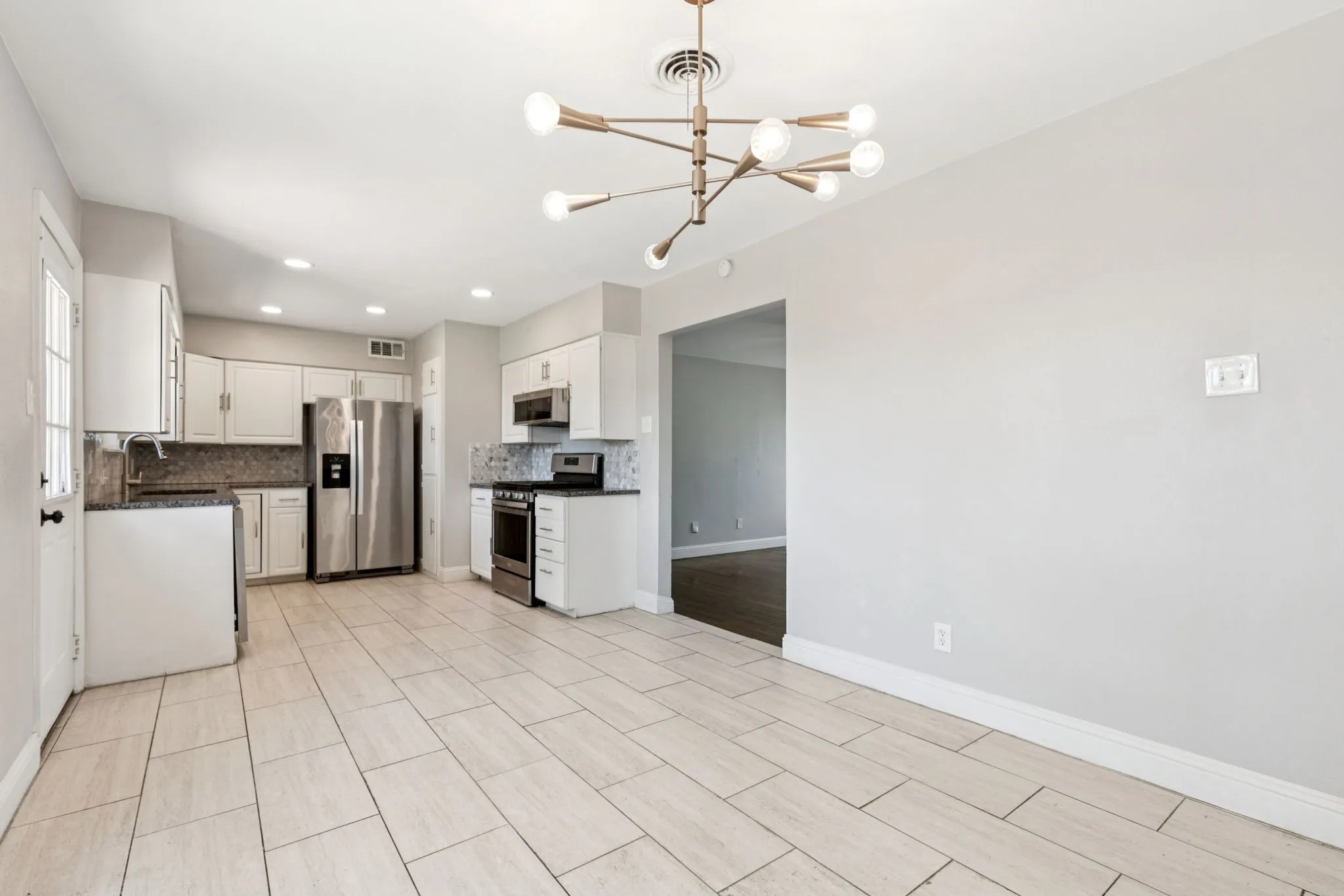 Single Family Residence For Sale in Dallas County , 519 Royal Crest Drive, Richardson, Texas 75081, 3 Bedroom, 2 Bathroom, Garage spaces, 1,407 Sqft, built in 1959, mls#21344937, Real Estate Agent in Richardson, Homes For Sale in Dallas county, Homes For Sale in Richardson, Realtor in Richardson Texas, Real Estate Brokerage Independent Realty Texas, Luminita Cordes Realtor