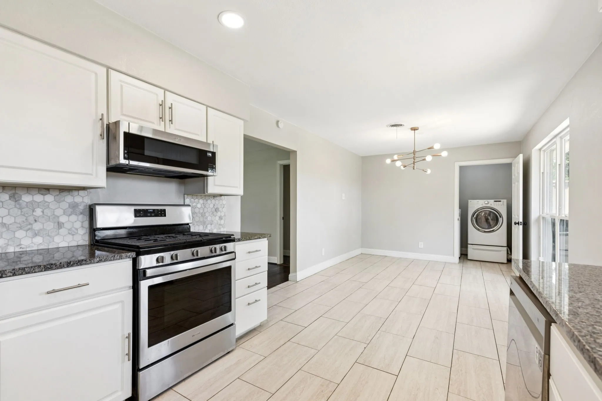 Single Family Residence For Sale in Dallas County , 519 Royal Crest Drive, Richardson, Texas 75081, 3 Bedroom, 2 Bathroom, Garage spaces, 1,407 Sqft, built in 1959, mls#21344937, Real Estate Agent in Richardson, Homes For Sale in Dallas county, Homes For Sale in Richardson, Realtor in Richardson Texas, Real Estate Brokerage Independent Realty Texas, Luminita Cordes Realtor