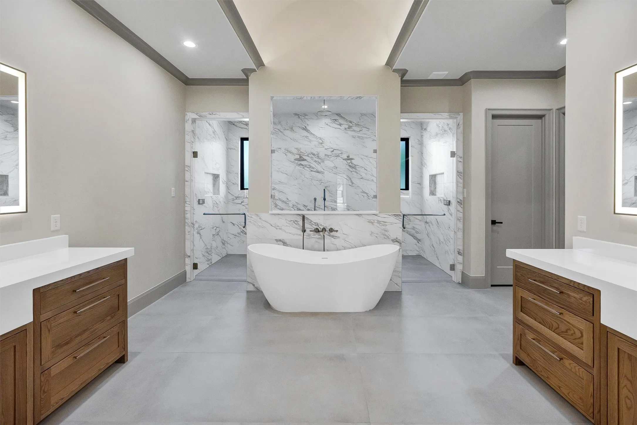 Single Family Residence For Sale in Parker County , 519 Royal Santana Run, Weatherford, Texas 76087, 5 Bedroom, 5 Bathroom, 3 Garage spaces, 4,720 Sqft, built in 2026, mls#21346294, Real Estate Agent in Weatherford, Homes For Sale in Parker county, Homes For Sale in Weatherford, Realtor in Weatherford Texas, Real Estate Brokerage Independent Realty Texas, Luminita Cordes Realtor