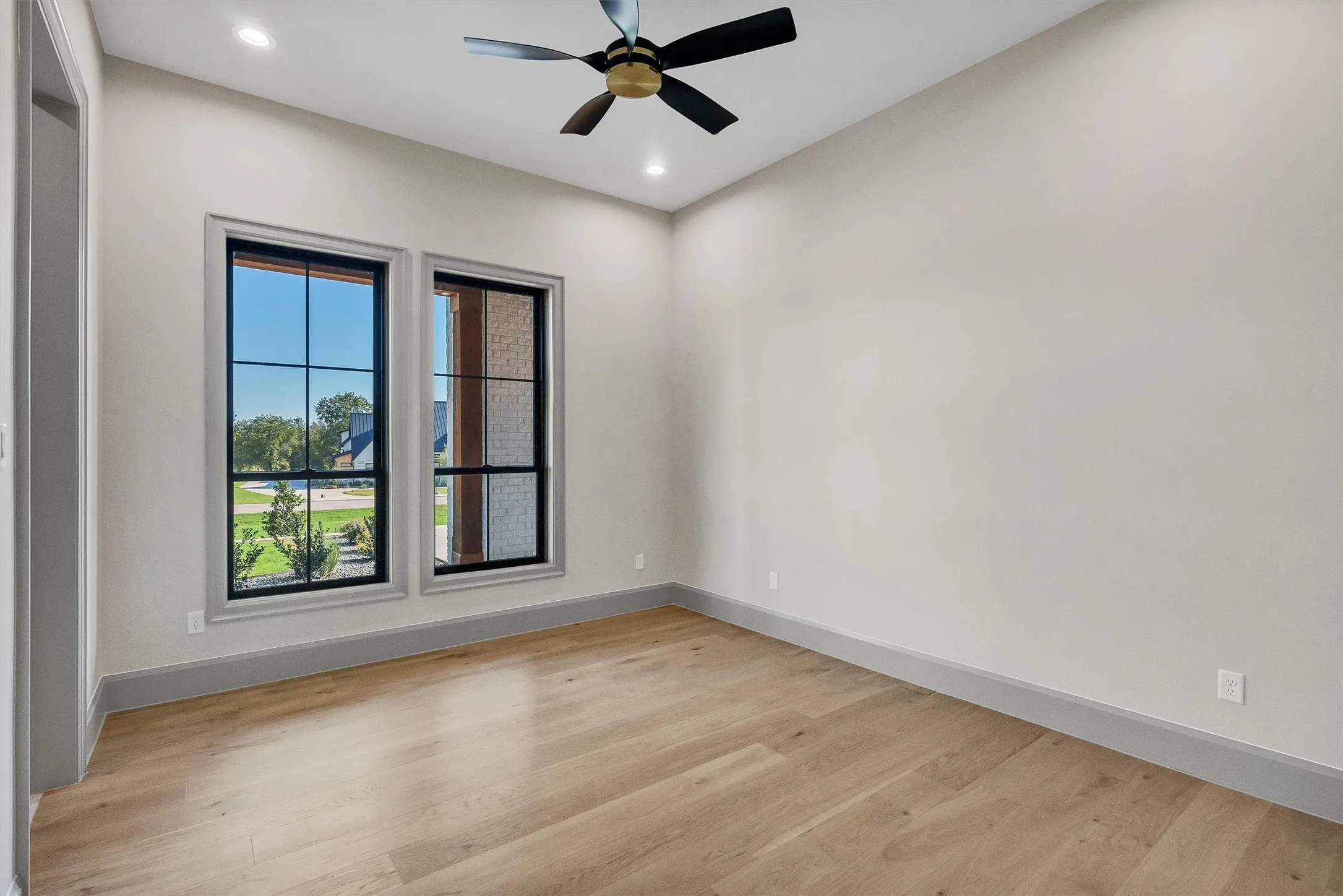 Single Family Residence For Sale in Parker County , 519 Royal Santana Run, Weatherford, Texas 76087, 5 Bedroom, 5 Bathroom, 3 Garage spaces, 4,720 Sqft, built in 2026, mls#21346294, Real Estate Agent in Weatherford, Homes For Sale in Parker county, Homes For Sale in Weatherford, Realtor in Weatherford Texas, Real Estate Brokerage Independent Realty Texas, Luminita Cordes Realtor