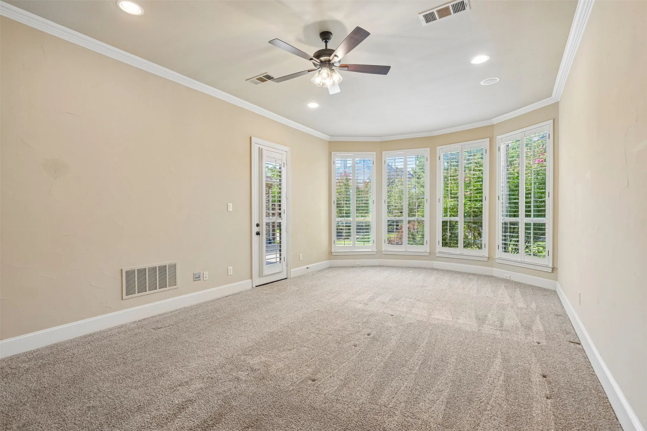 Single Family Residence For Sale in Denton County , 2800 Seven Shields Lane, Lewisville, Texas 75056, 4 Bedroom, 4 Bathroom, 3 Garage spaces, 4,302 Sqft, built in 2006, mls#21346972, Real Estate Agent in Lewisville, Homes For Sale in Denton county, Homes For Sale in Lewisville, Realtor in Lewisville Texas, Real Estate Brokerage Independent Realty Texas, Luminita Cordes Realtor