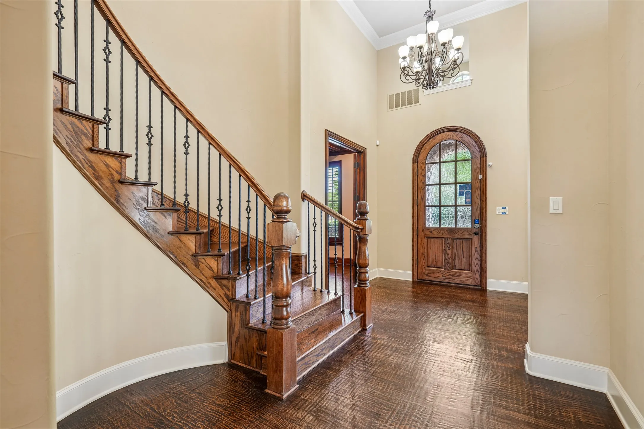 Single Family Residence For Sale in Denton County , 2800 Seven Shields Lane, Lewisville, Texas 75056, 4 Bedroom, 4 Bathroom, 3 Garage spaces, 4,302 Sqft, built in 2006, mls#21346972, Real Estate Agent in Lewisville, Homes For Sale in Denton county, Homes For Sale in Lewisville, Realtor in Lewisville Texas, Real Estate Brokerage Independent Realty Texas, Luminita Cordes Realtor