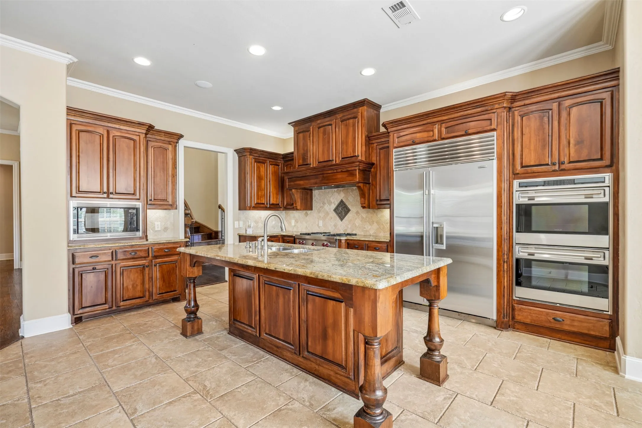 Single Family Residence For Sale in Denton County , 2800 Seven Shields Lane, Lewisville, Texas 75056, 4 Bedroom, 4 Bathroom, 3 Garage spaces, 4,302 Sqft, built in 2006, mls#21346972, Real Estate Agent in Lewisville, Homes For Sale in Denton county, Homes For Sale in Lewisville, Realtor in Lewisville Texas, Real Estate Brokerage Independent Realty Texas, Luminita Cordes Realtor