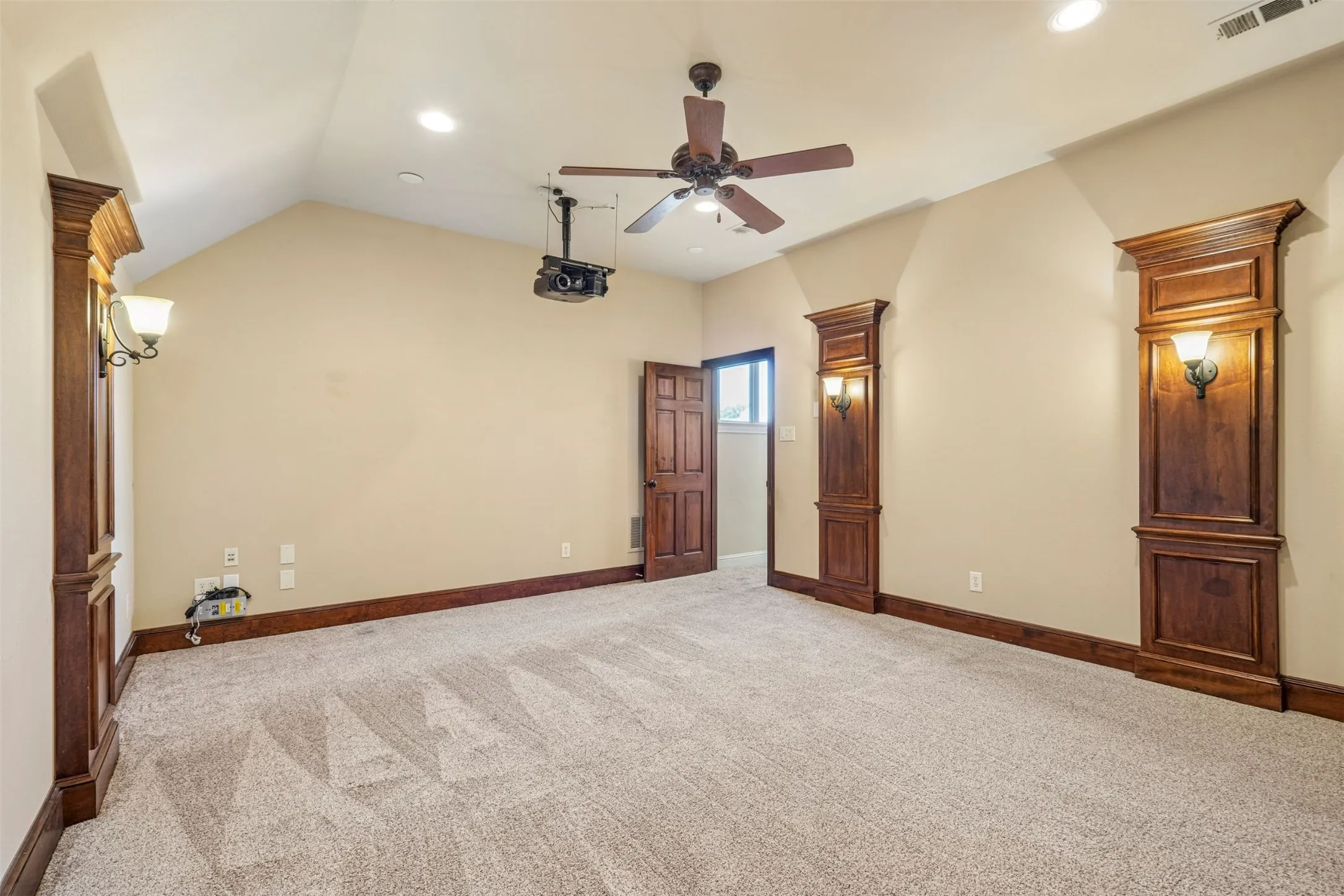 Single Family Residence For Sale in Denton County , 2800 Seven Shields Lane, Lewisville, Texas 75056, 4 Bedroom, 4 Bathroom, 3 Garage spaces, 4,302 Sqft, built in 2006, mls#21346972, Real Estate Agent in Lewisville, Homes For Sale in Denton county, Homes For Sale in Lewisville, Realtor in Lewisville Texas, Real Estate Brokerage Independent Realty Texas, Luminita Cordes Realtor
