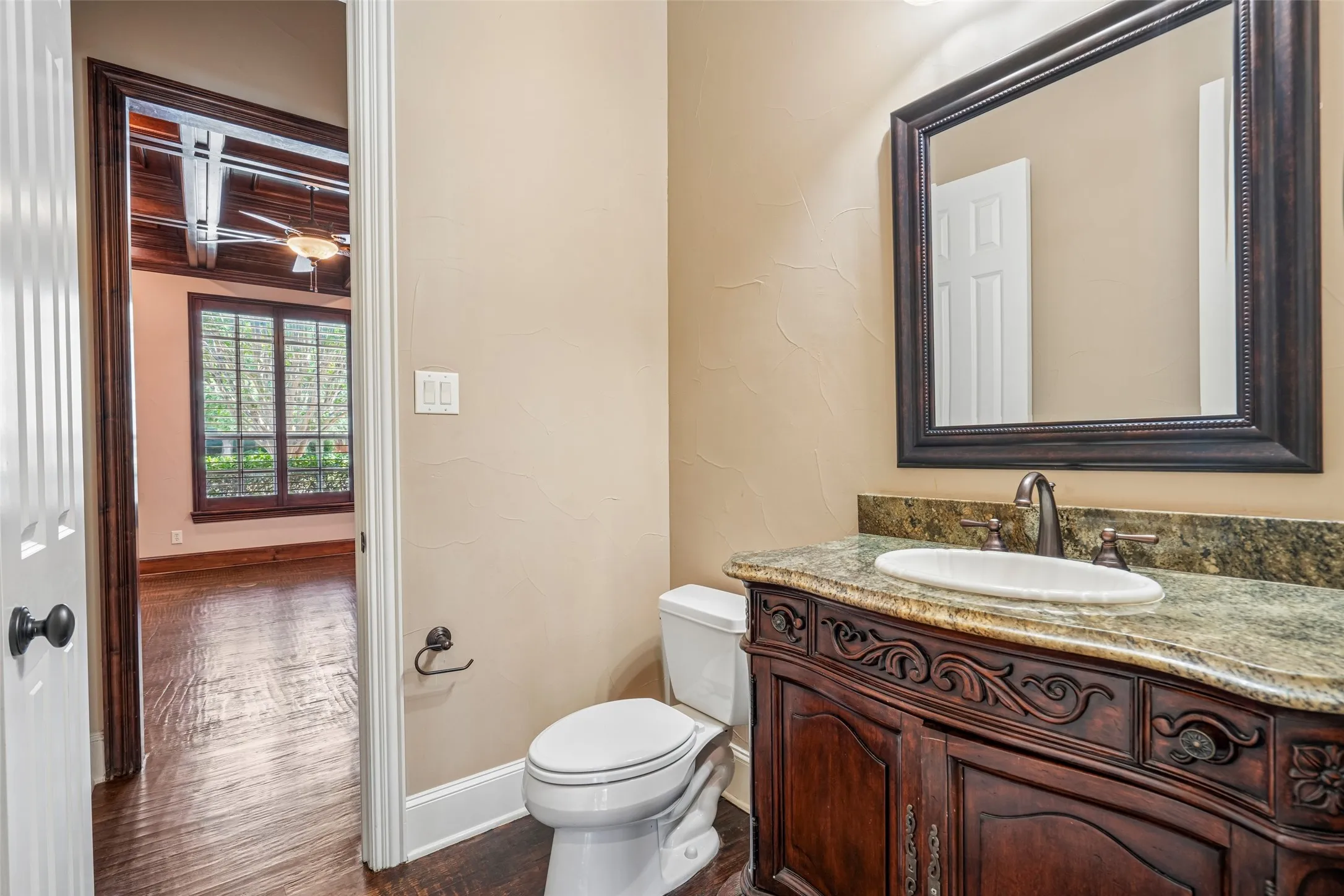 Single Family Residence For Sale in Denton County , 2800 Seven Shields Lane, Lewisville, Texas 75056, 4 Bedroom, 4 Bathroom, 3 Garage spaces, 4,302 Sqft, built in 2006, mls#21346972, Real Estate Agent in Lewisville, Homes For Sale in Denton county, Homes For Sale in Lewisville, Realtor in Lewisville Texas, Real Estate Brokerage Independent Realty Texas, Luminita Cordes Realtor