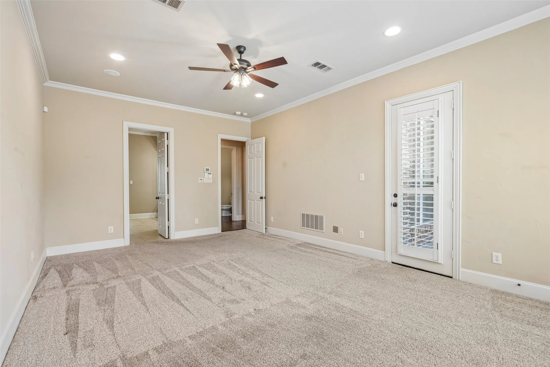 Single Family Residence For Sale in Denton County , 2800 Seven Shields Lane, Lewisville, Texas 75056, 4 Bedroom, 4 Bathroom, 3 Garage spaces, 4,302 Sqft, built in 2006, mls#21346972, Real Estate Agent in Lewisville, Homes For Sale in Denton county, Homes For Sale in Lewisville, Realtor in Lewisville Texas, Real Estate Brokerage Independent Realty Texas, Luminita Cordes Realtor