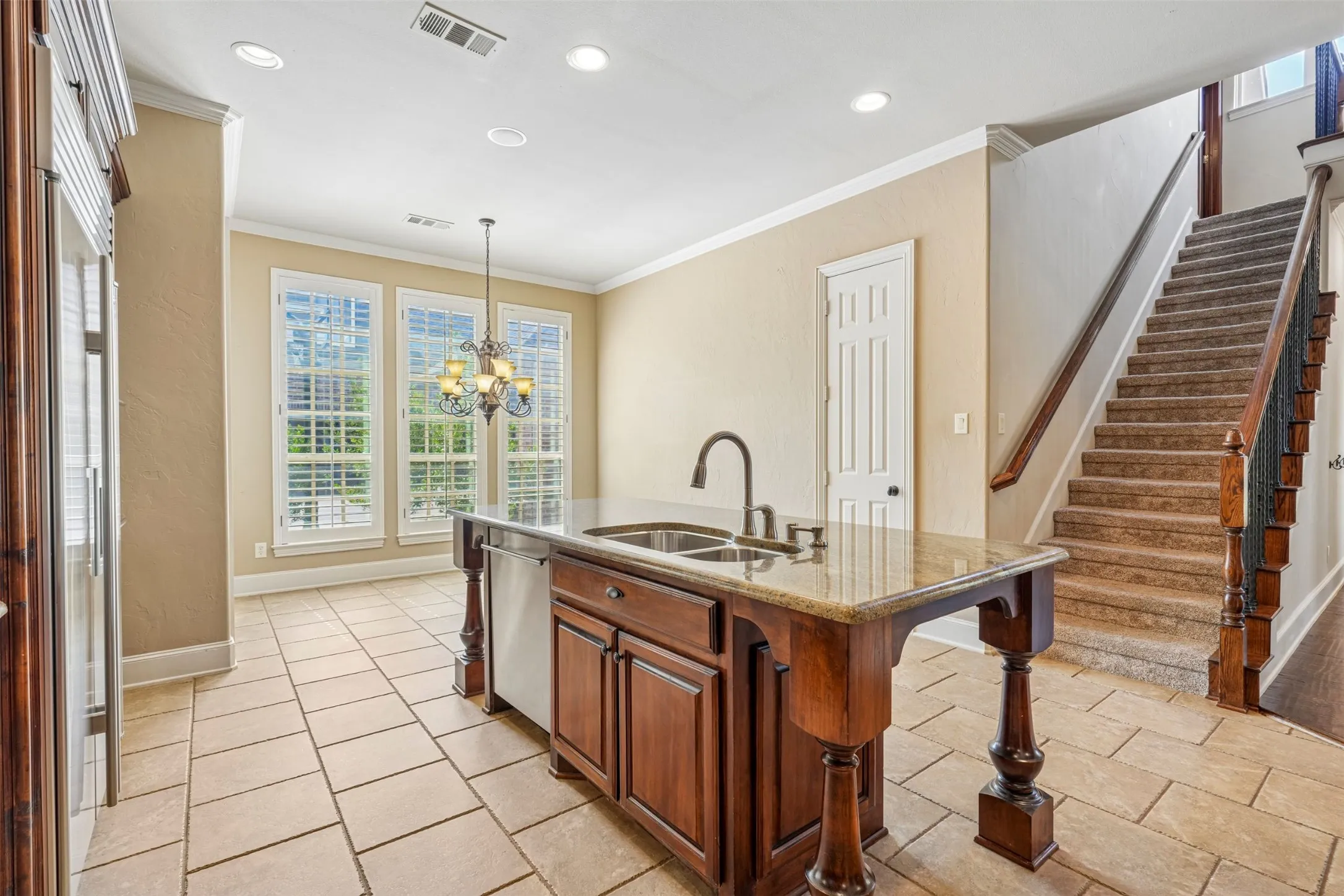 Single Family Residence For Sale in Denton County , 2800 Seven Shields Lane, Lewisville, Texas 75056, 4 Bedroom, 4 Bathroom, 3 Garage spaces, 4,302 Sqft, built in 2006, mls#21346972, Real Estate Agent in Lewisville, Homes For Sale in Denton county, Homes For Sale in Lewisville, Realtor in Lewisville Texas, Real Estate Brokerage Independent Realty Texas, Luminita Cordes Realtor