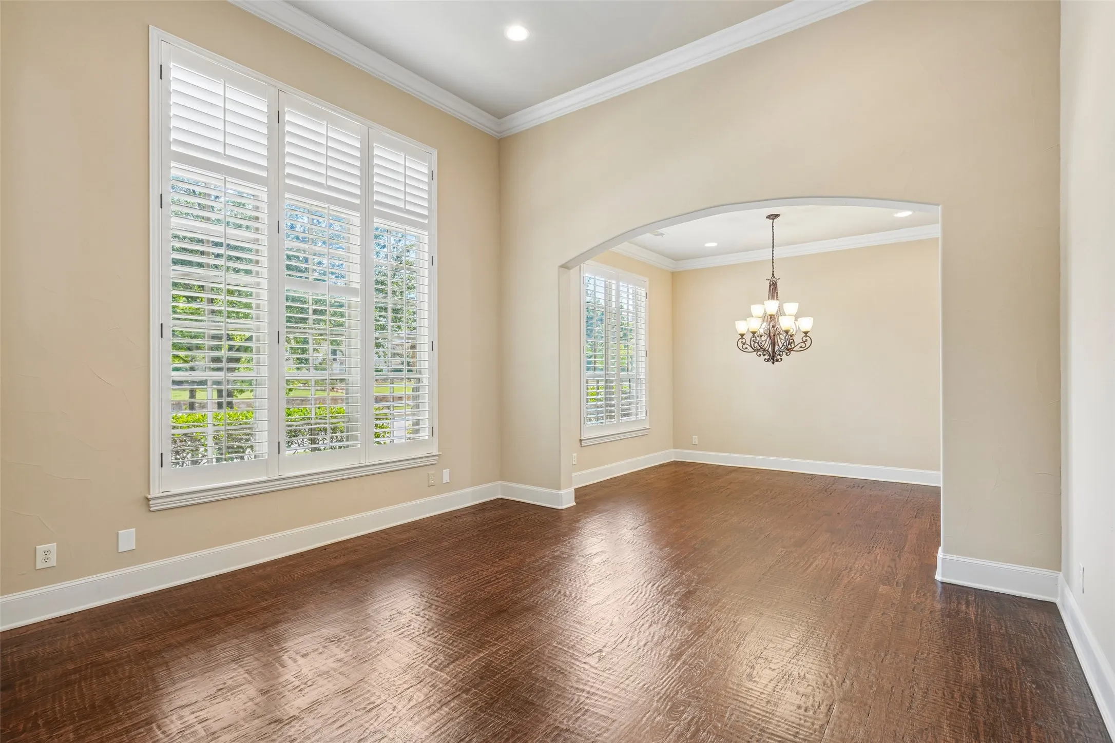 Single Family Residence For Sale in Denton County , 2800 Seven Shields Lane, Lewisville, Texas 75056, 4 Bedroom, 4 Bathroom, 3 Garage spaces, 4,302 Sqft, built in 2006, mls#21346972, Real Estate Agent in Lewisville, Homes For Sale in Denton county, Homes For Sale in Lewisville, Realtor in Lewisville Texas, Real Estate Brokerage Independent Realty Texas, Luminita Cordes Realtor