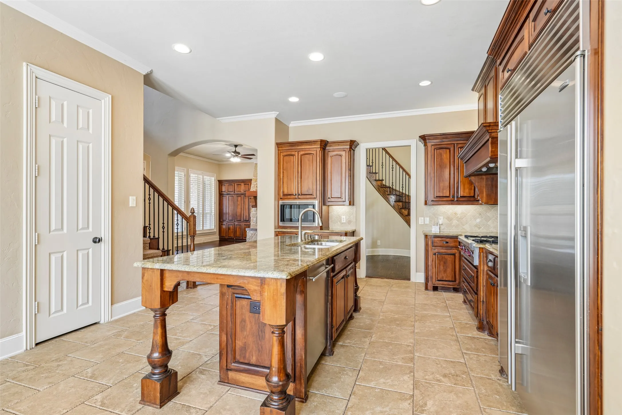 Single Family Residence For Sale in Denton County , 2800 Seven Shields Lane, Lewisville, Texas 75056, 4 Bedroom, 4 Bathroom, 3 Garage spaces, 4,302 Sqft, built in 2006, mls#21346972, Real Estate Agent in Lewisville, Homes For Sale in Denton county, Homes For Sale in Lewisville, Realtor in Lewisville Texas, Real Estate Brokerage Independent Realty Texas, Luminita Cordes Realtor