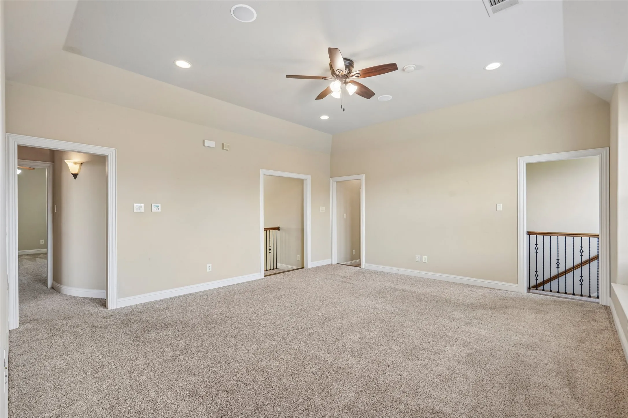 Single Family Residence For Sale in Denton County , 2800 Seven Shields Lane, Lewisville, Texas 75056, 4 Bedroom, 4 Bathroom, 3 Garage spaces, 4,302 Sqft, built in 2006, mls#21346972, Real Estate Agent in Lewisville, Homes For Sale in Denton county, Homes For Sale in Lewisville, Realtor in Lewisville Texas, Real Estate Brokerage Independent Realty Texas, Luminita Cordes Realtor
