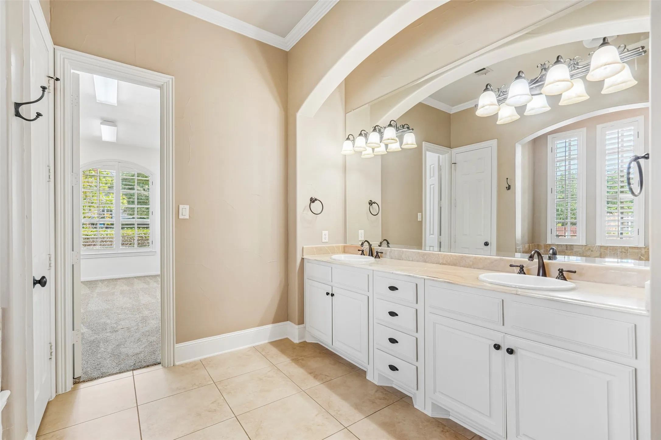 Single Family Residence For Sale in Denton County , 2800 Seven Shields Lane, Lewisville, Texas 75056, 4 Bedroom, 4 Bathroom, 3 Garage spaces, 4,302 Sqft, built in 2006, mls#21346972, Real Estate Agent in Lewisville, Homes For Sale in Denton county, Homes For Sale in Lewisville, Realtor in Lewisville Texas, Real Estate Brokerage Independent Realty Texas, Luminita Cordes Realtor