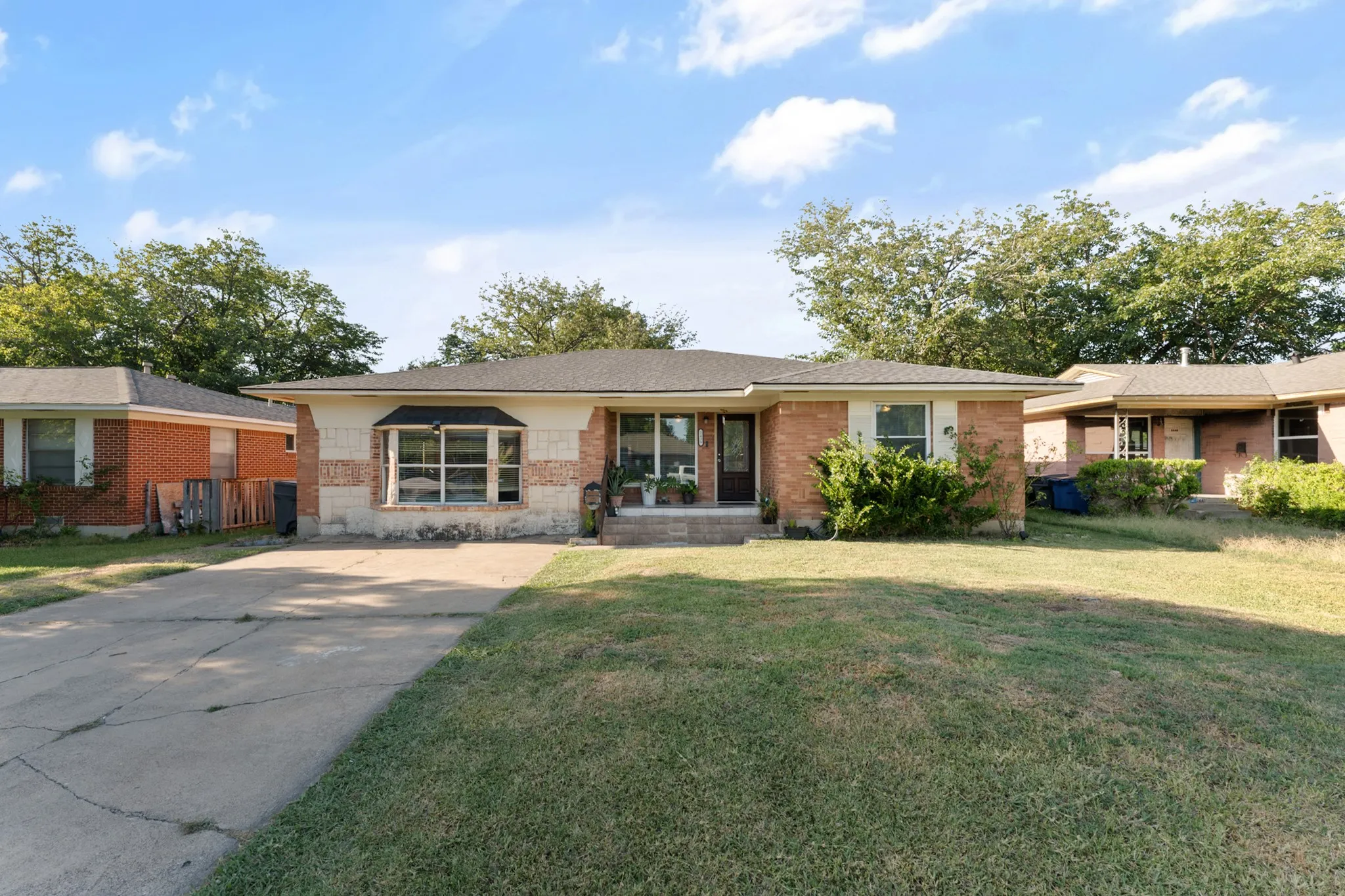 Single Family Residence For Sale in Dallas County , 2439 Inadale Avenue, Dallas, Texas 75228, 4 Bedroom, 3 Bathroom, Garage spaces, 2,093 Sqft, built in 1957, mls#21343522, Real Estate Agent in Dallas, Homes For Sale in Dallas county, Homes For Sale in Dallas, Realtor in Dallas Texas, Real Estate Brokerage Independent Realty Texas, Luminita Cordes Realtor