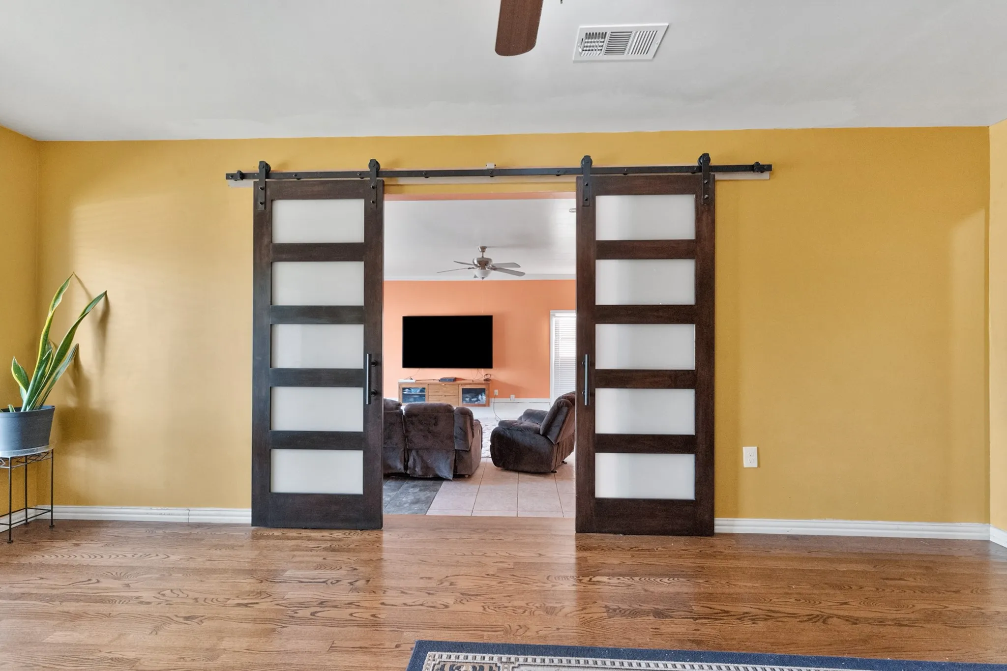 Single Family Residence For Sale in Dallas County , 2439 Inadale Avenue, Dallas, Texas 75228, 4 Bedroom, 3 Bathroom, Garage spaces, 2,093 Sqft, built in 1957, mls#21343522, Real Estate Agent in Dallas, Homes For Sale in Dallas county, Homes For Sale in Dallas, Realtor in Dallas Texas, Real Estate Brokerage Independent Realty Texas, Luminita Cordes Realtor